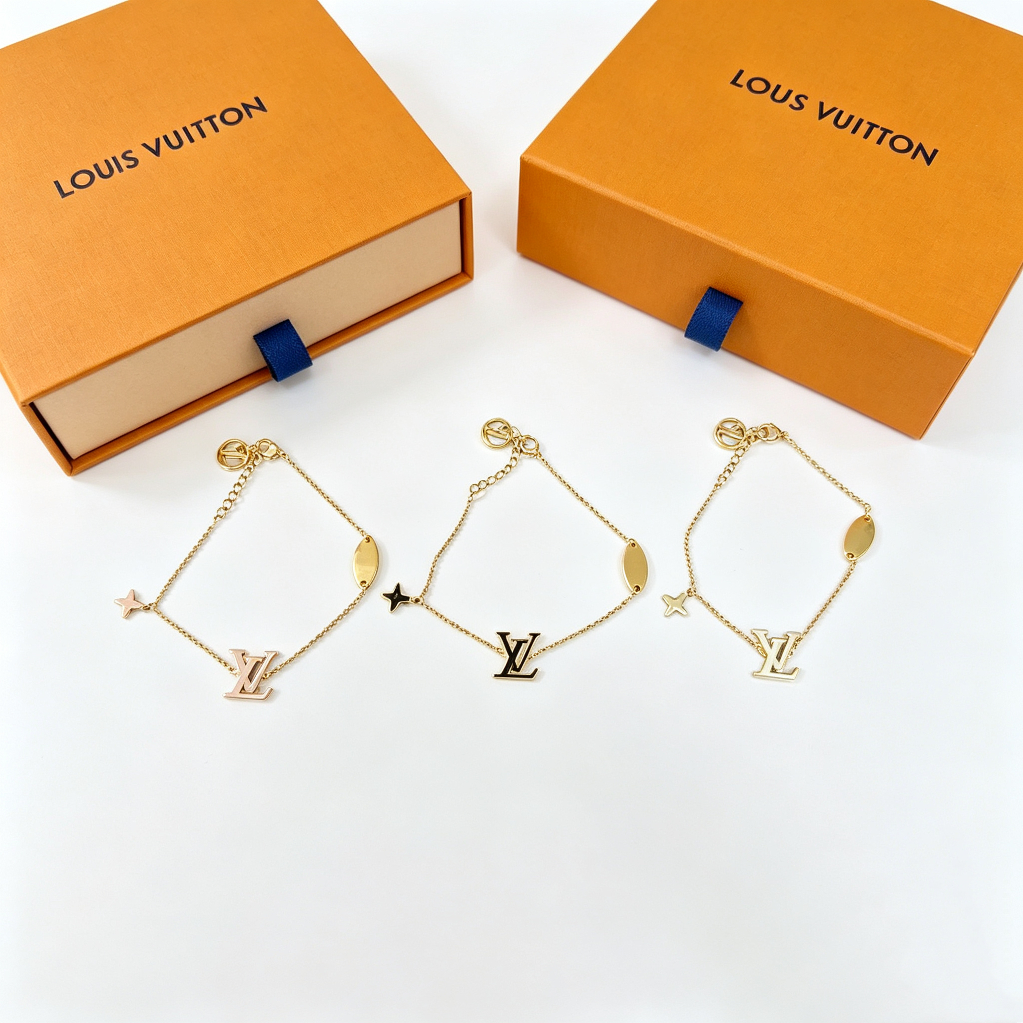 L — Metal Bracelet Single Pendant Style 2