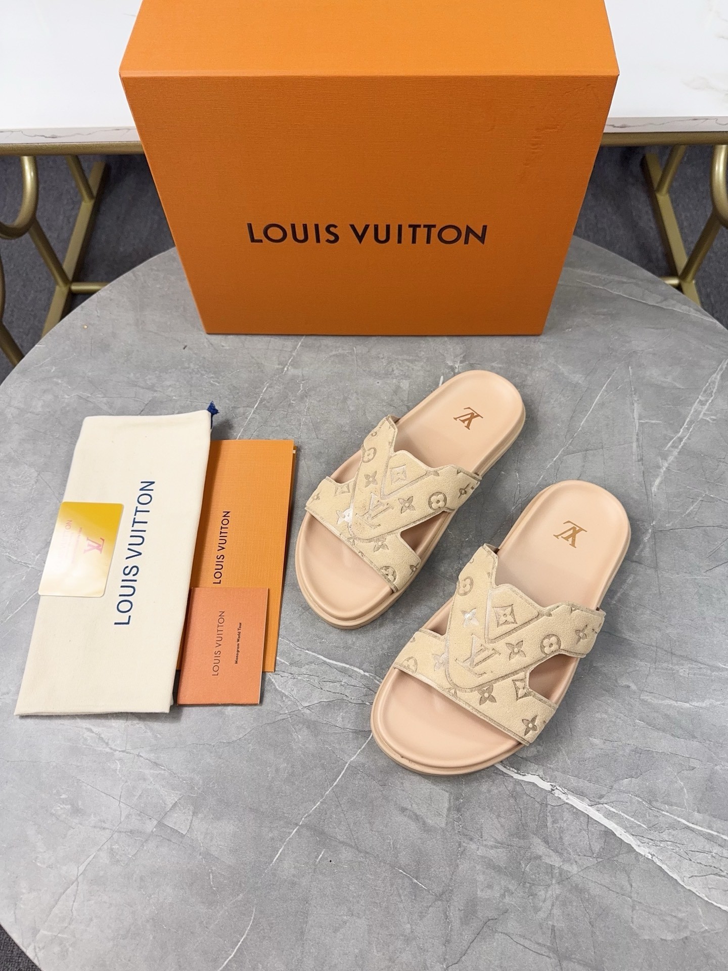 L X V SLIPPERS(Multiple colors) detail 24