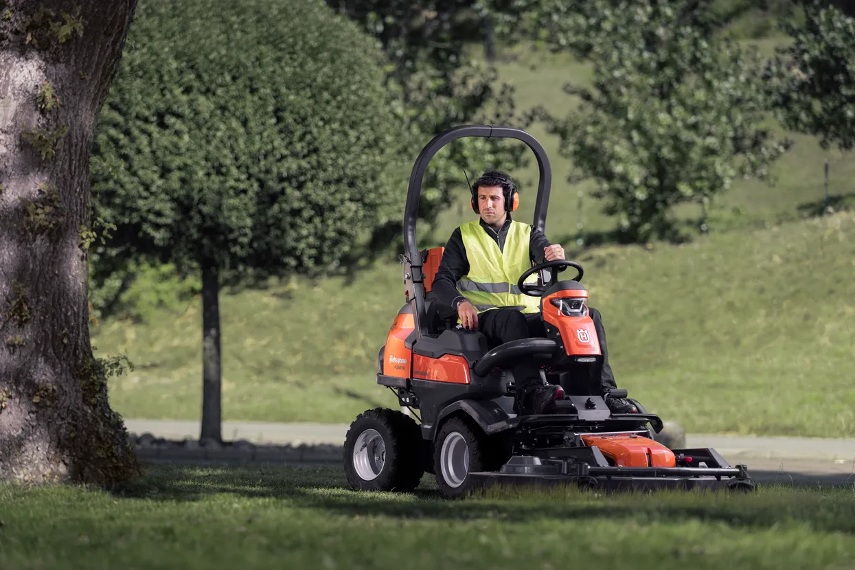 Husqvarna P 524X Ride-On Mower