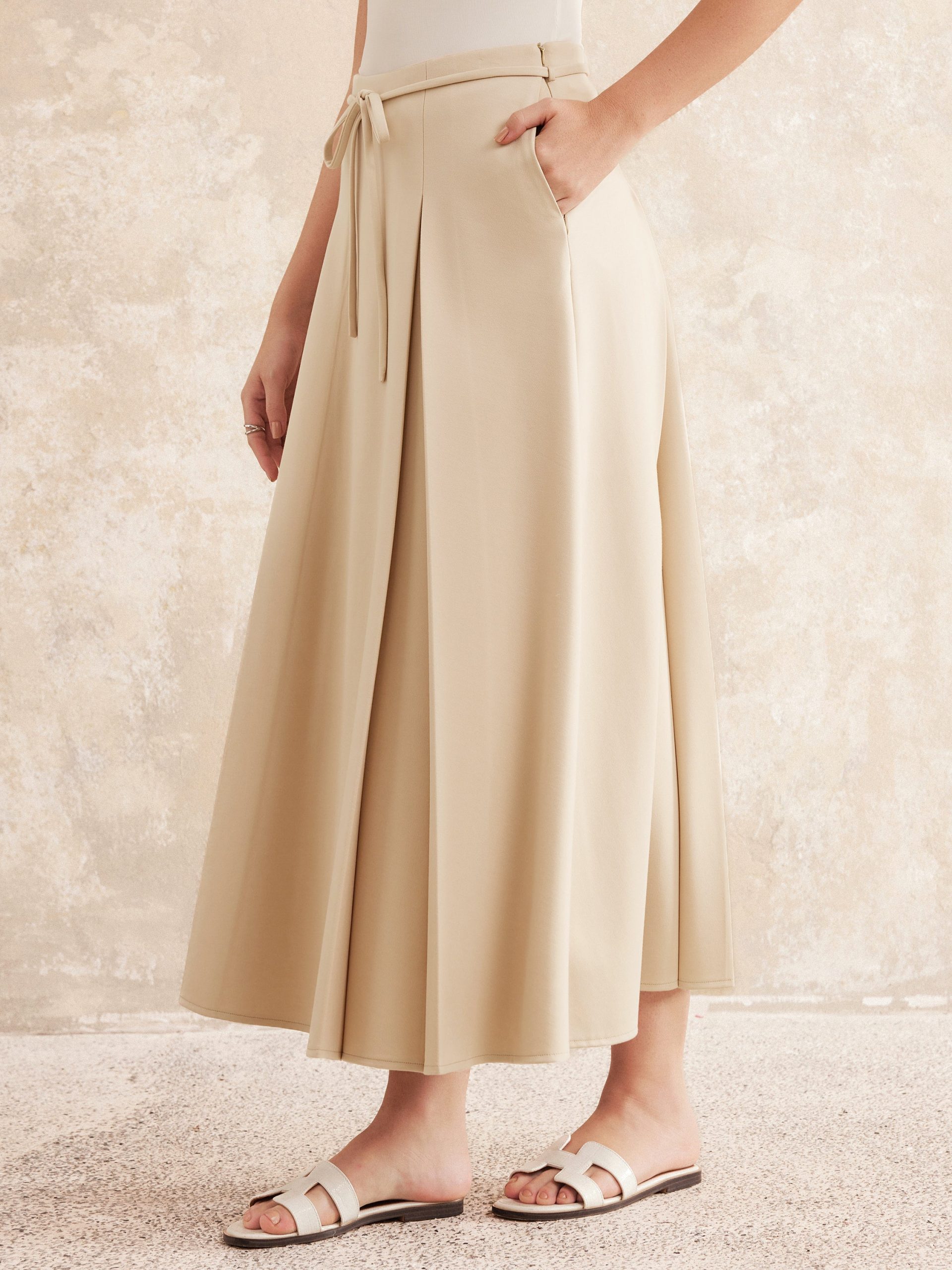 Old Money Pleated Flare Midi Skirt