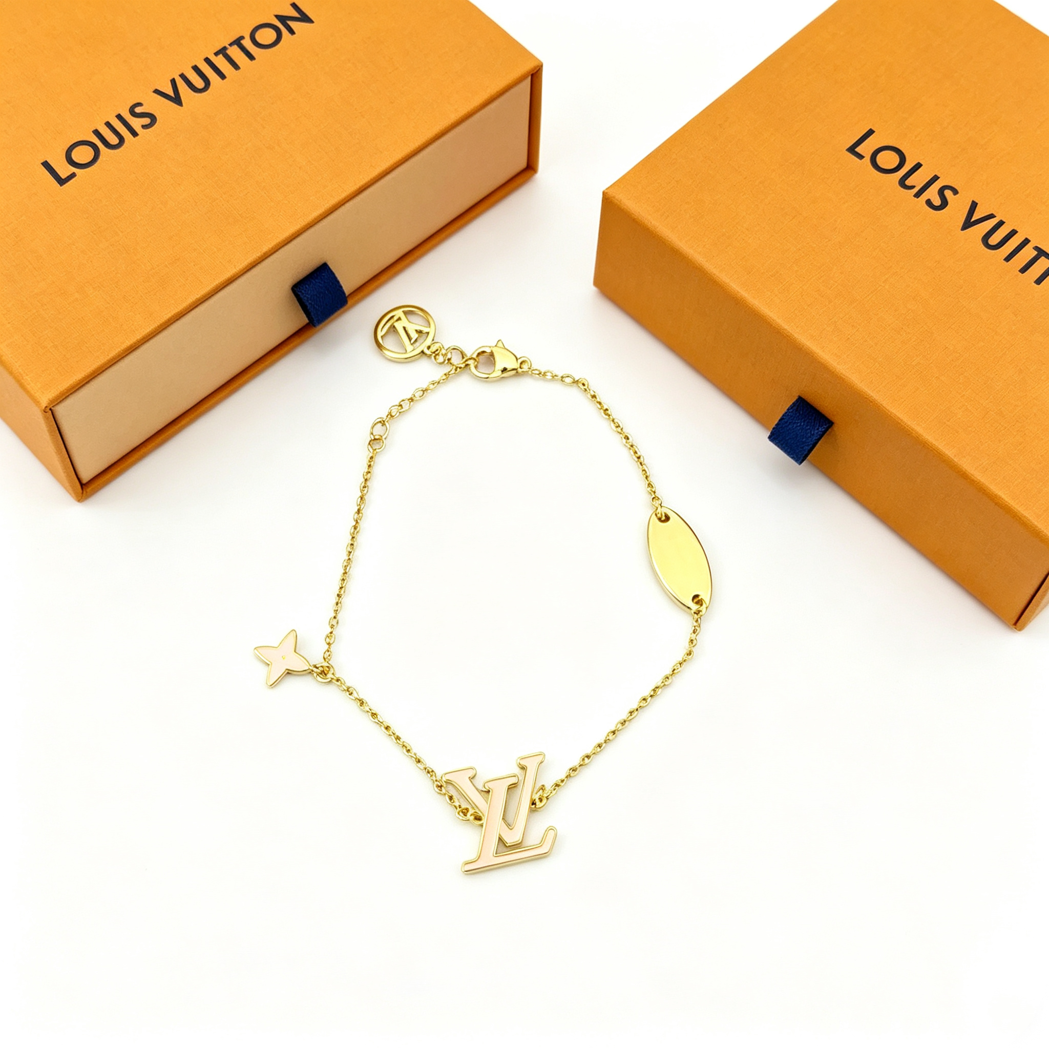 L — Metal Bracelet Single Pendant Style 2