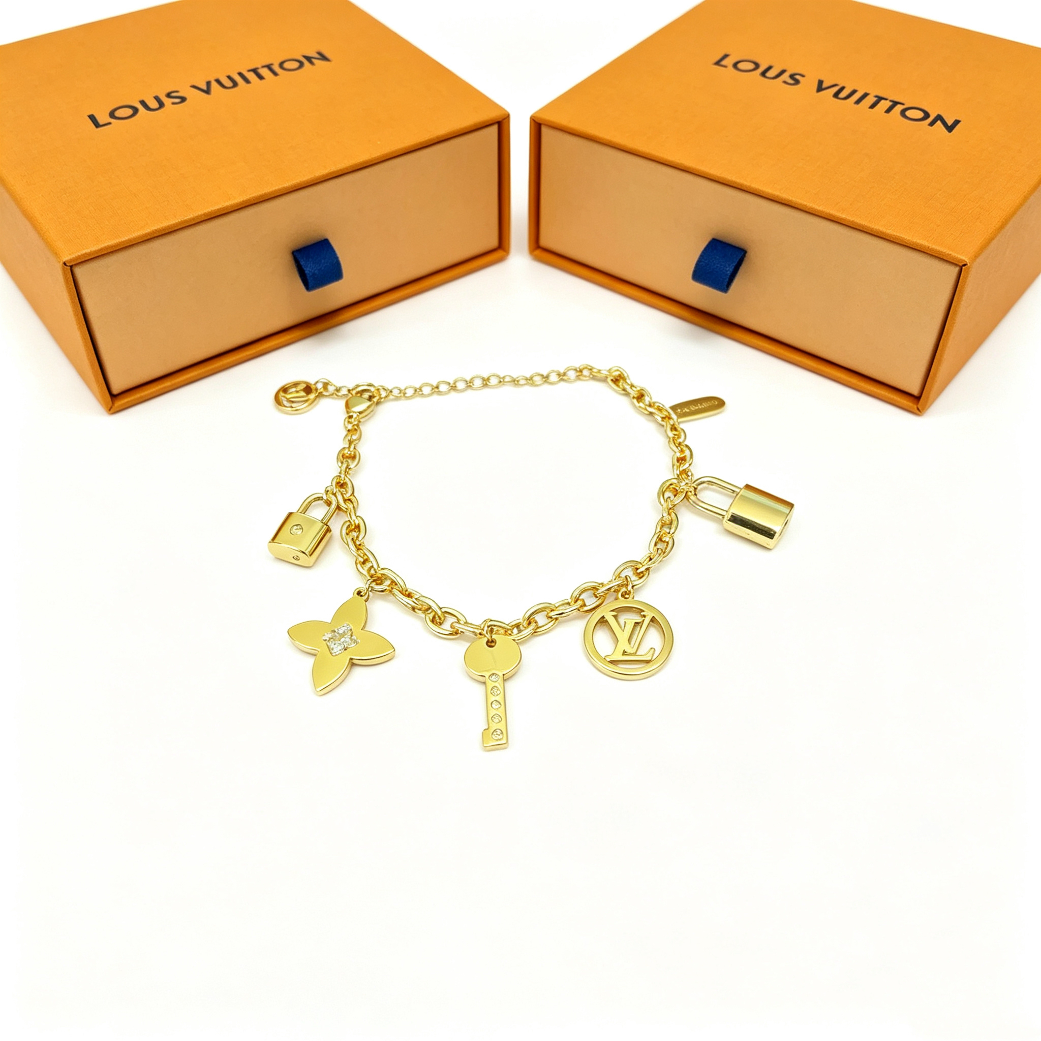 L — Metal Bracelet with Key Lock Pendant Style3