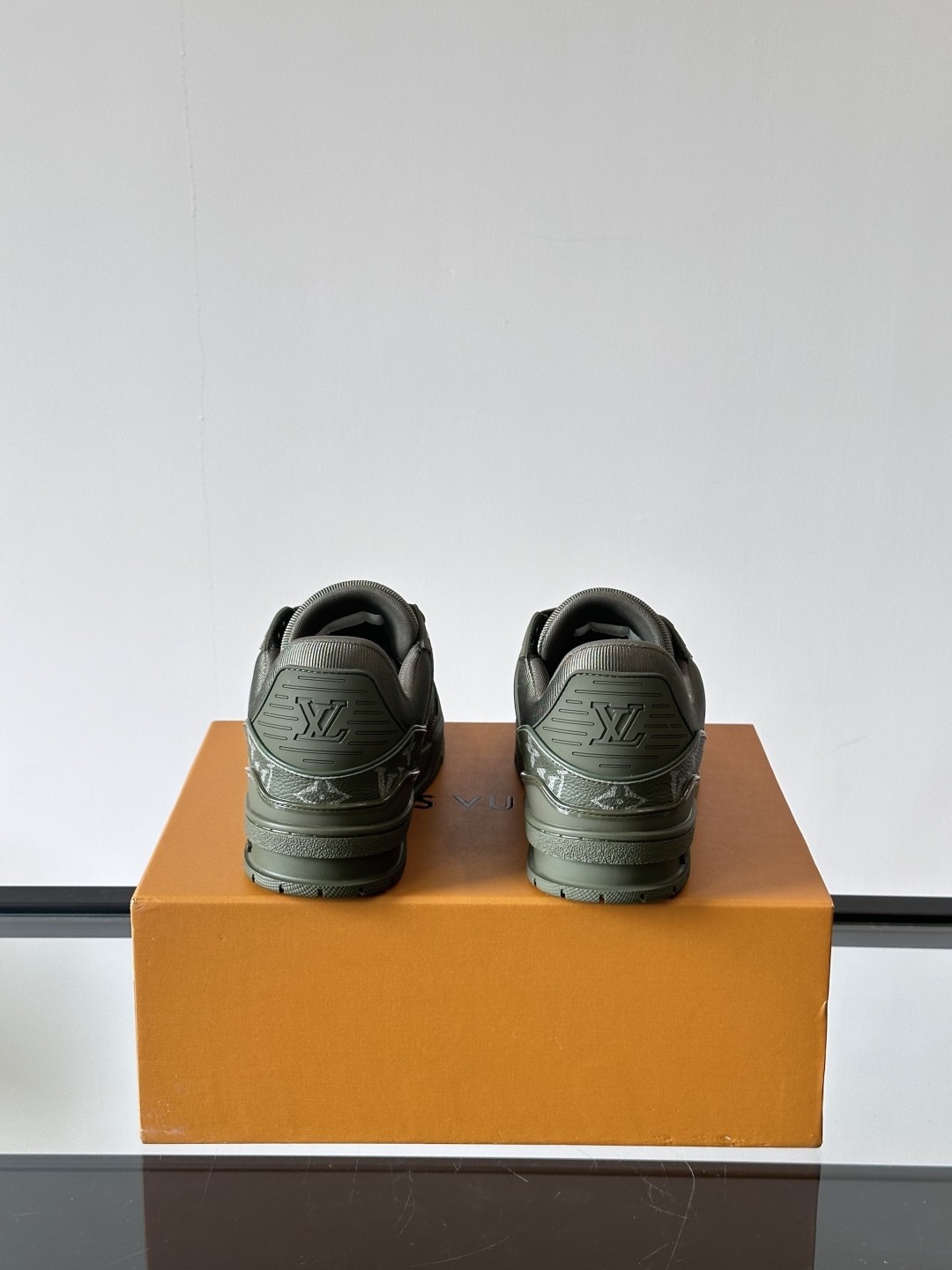 L X V SNEAKERS detail 8