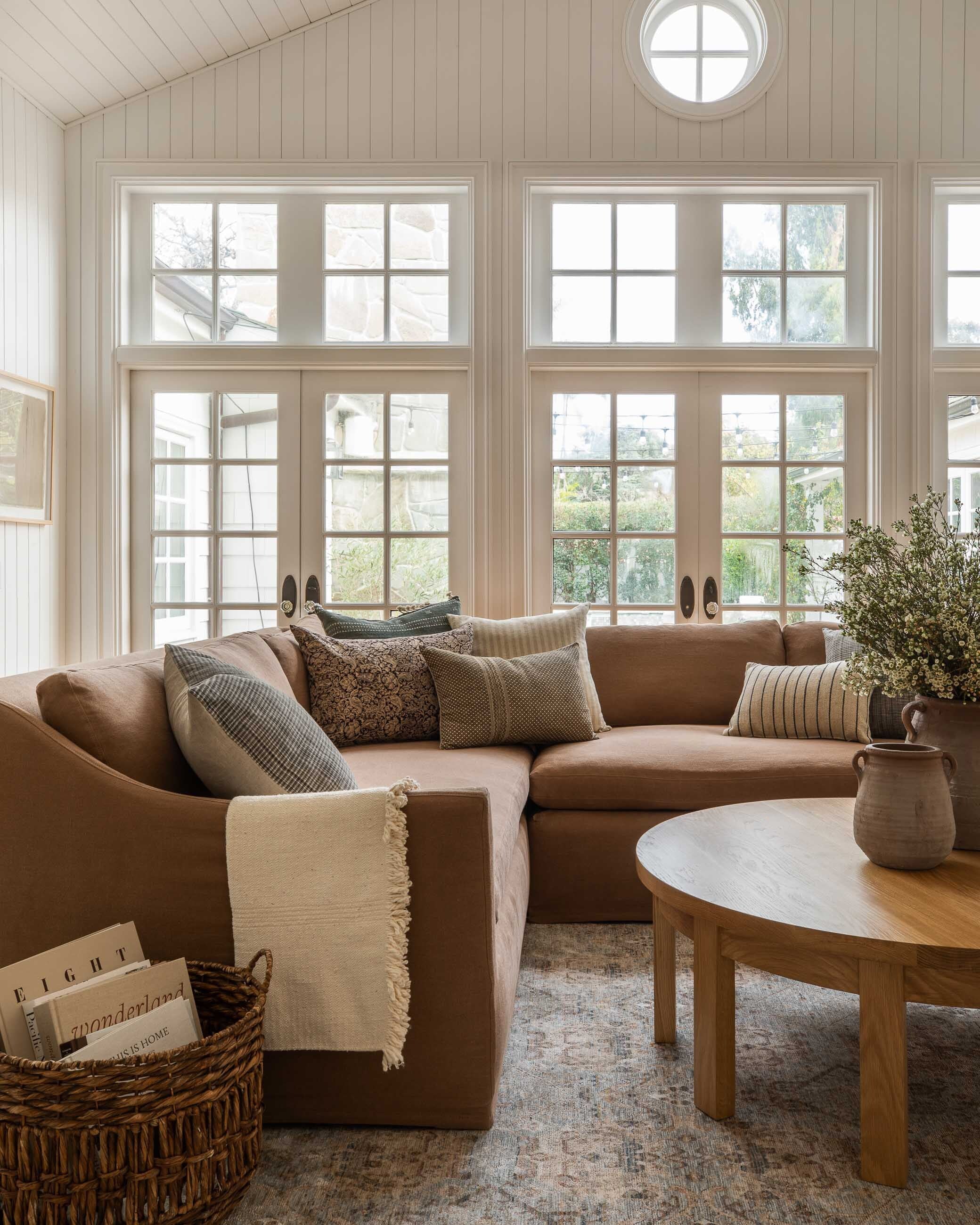Dana Sectional