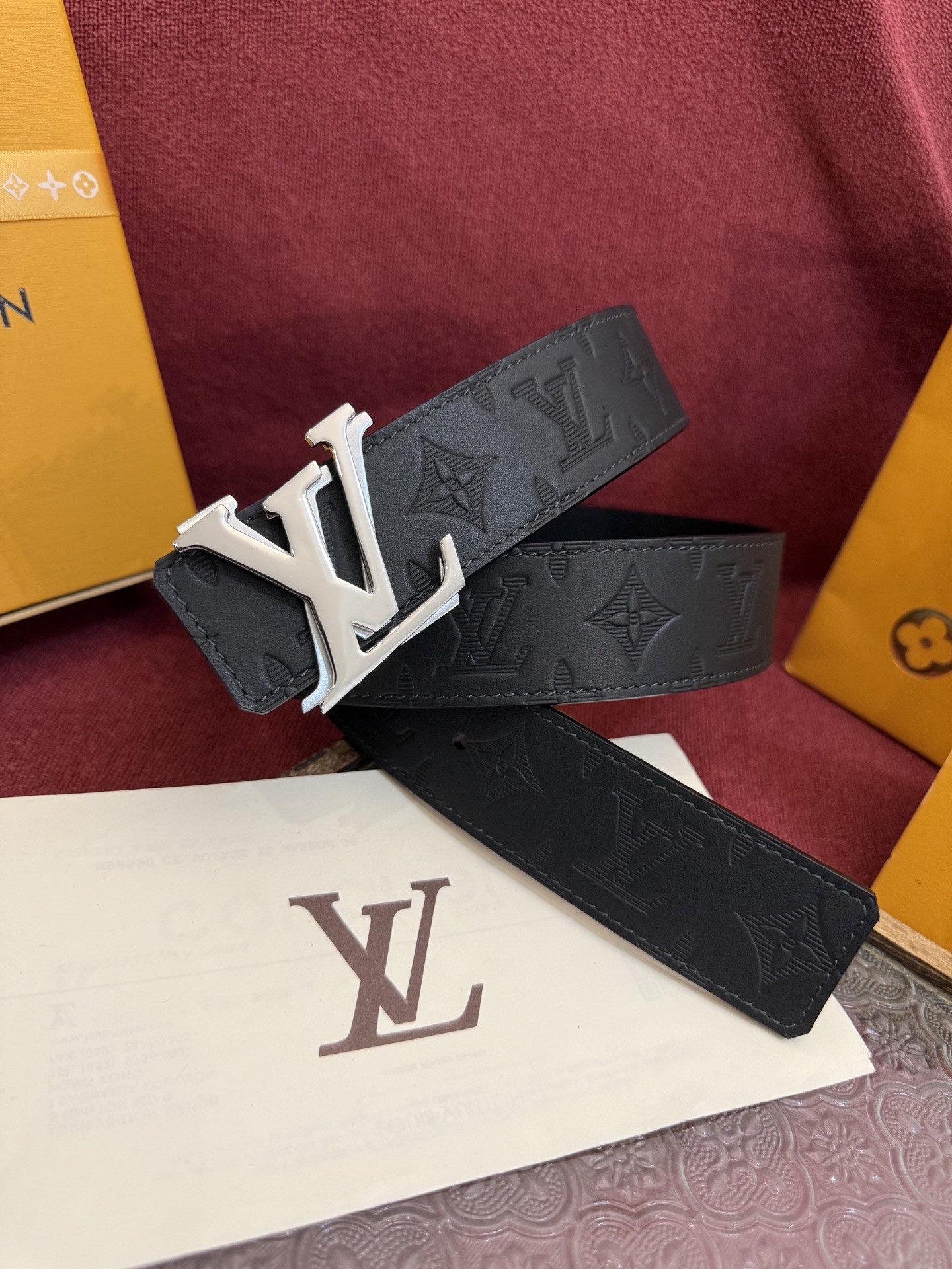 L X V Belt detail 2