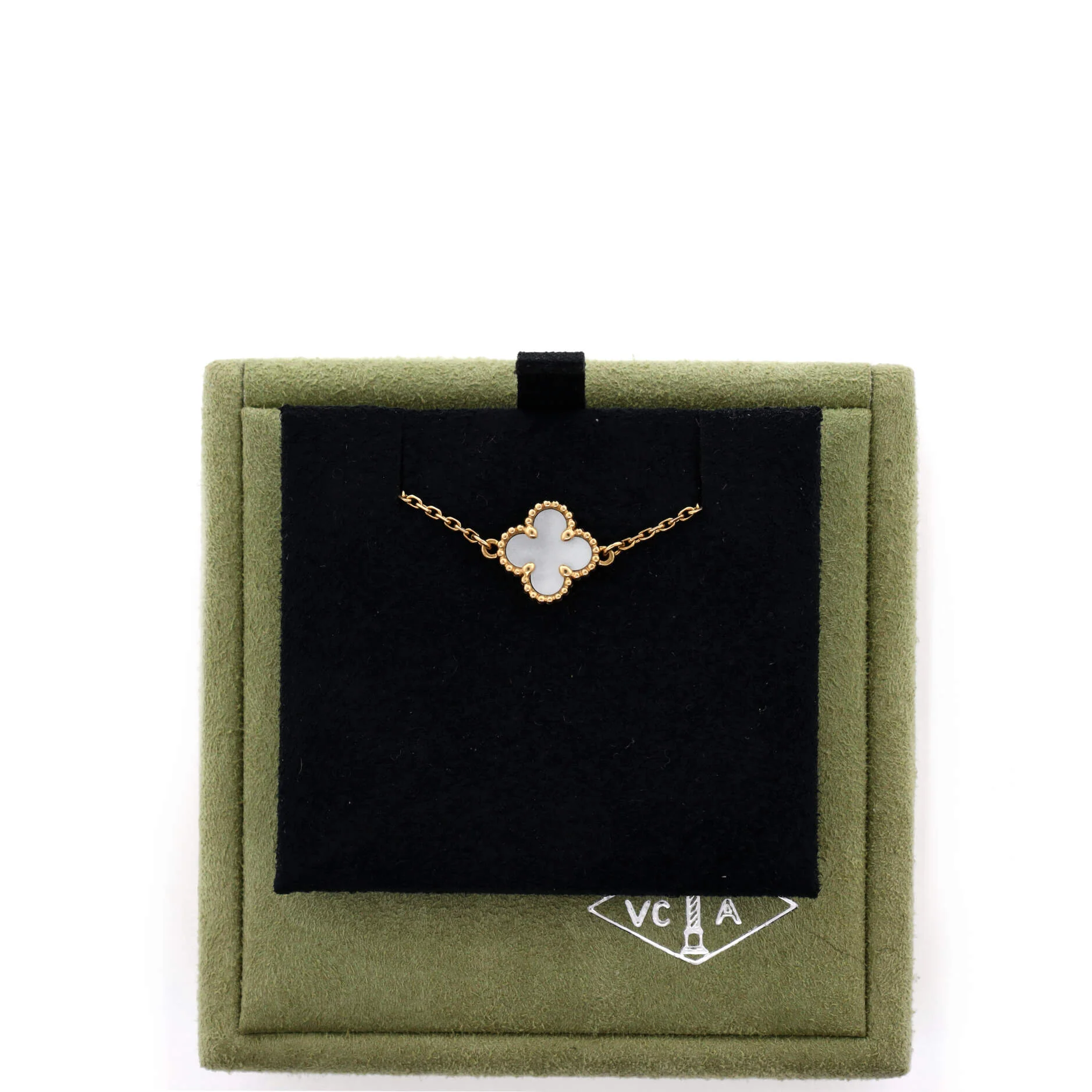 Sweet Alhambra Bracelet 18K Yellow Gold and Mother of Pearl
