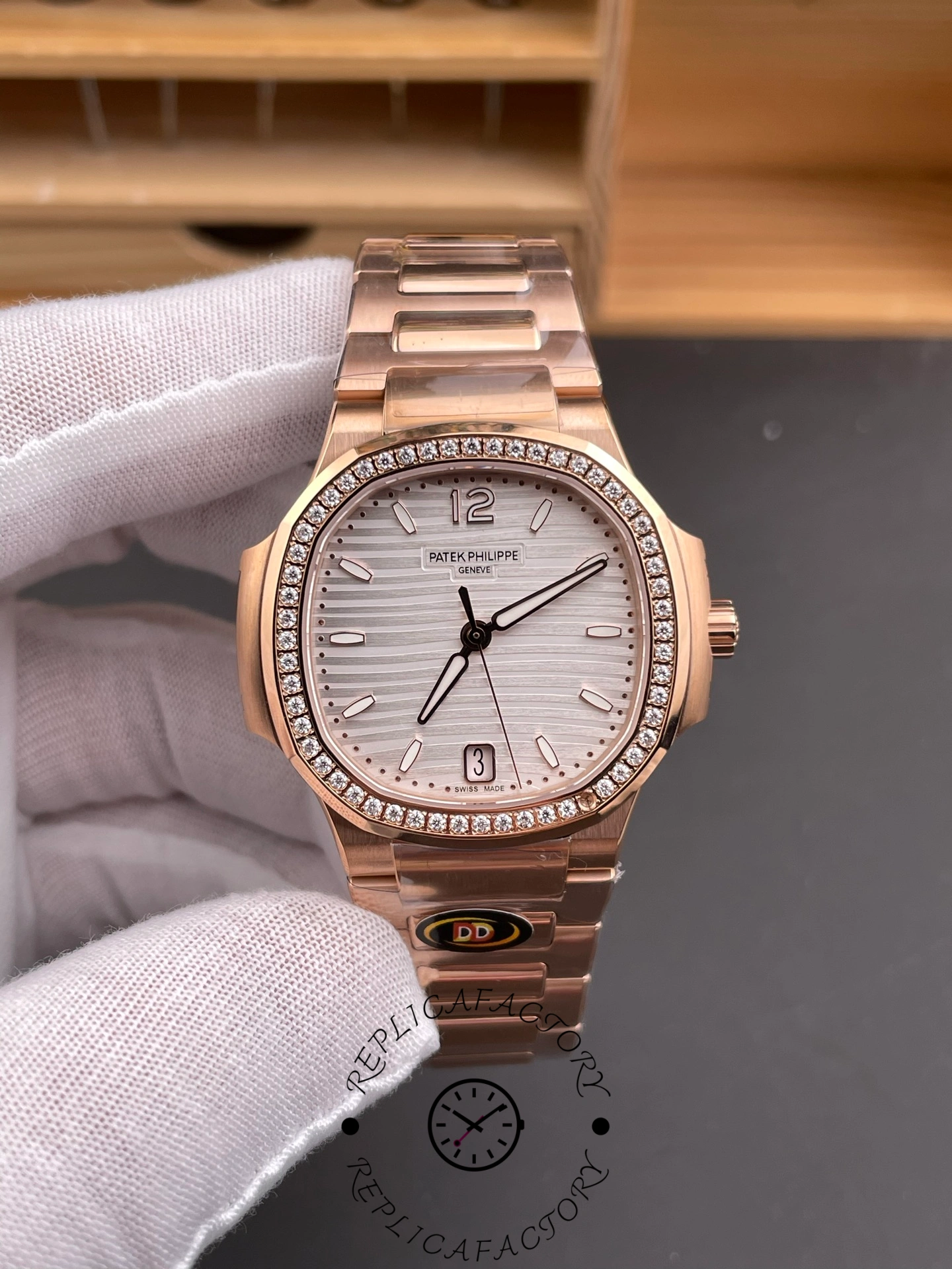 Replica Patek Philippe Nautilus 7118 1200R 001 Watch