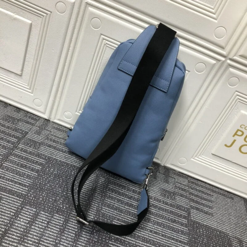 Louis Vuitton Avenue Sling Bag M30443