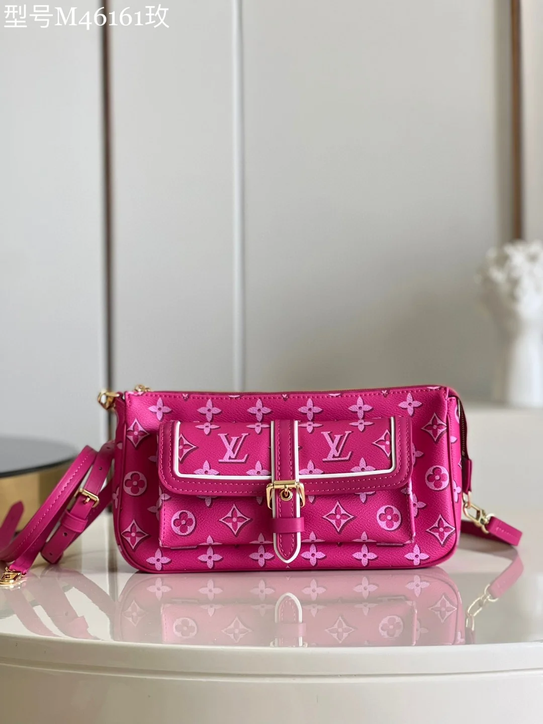 Louis Vuitton Maxi Multi Pochette Accessoires Handbag Pink For Women, Womens Handbags, Shoulder Bags And Crossbody Bags 9.3in/27cm LV M46161