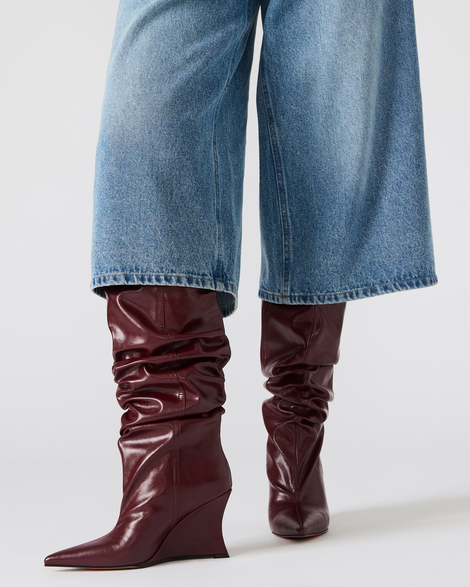 Distortion Burgundy