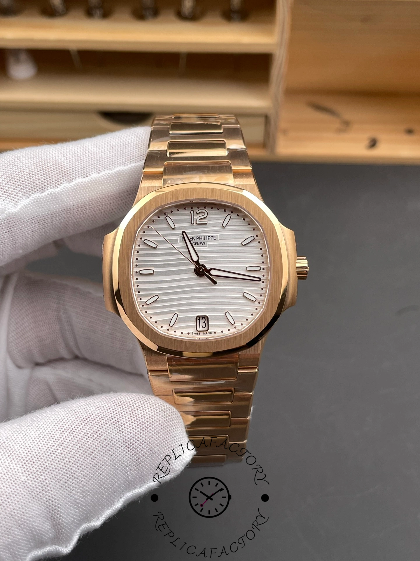 Replica Patek Philippe Nautilus 7118 1R 001 40mm Mens Watch