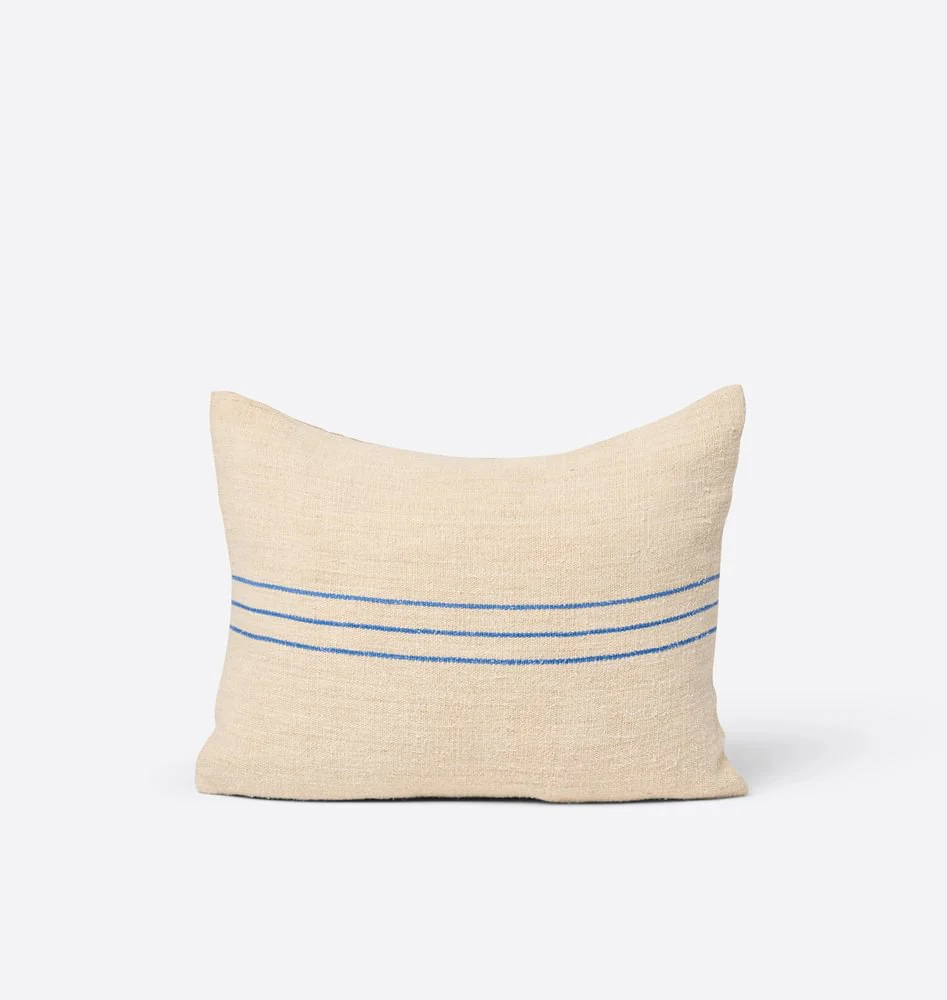Sylvette Vintage Lumbar Pillow 17 x 23
