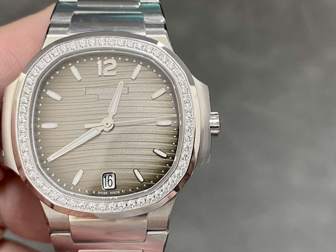 Replica Patek Philippe Nautilus 7118 1200A 011 Stainless Steel 40mm Mens Watch