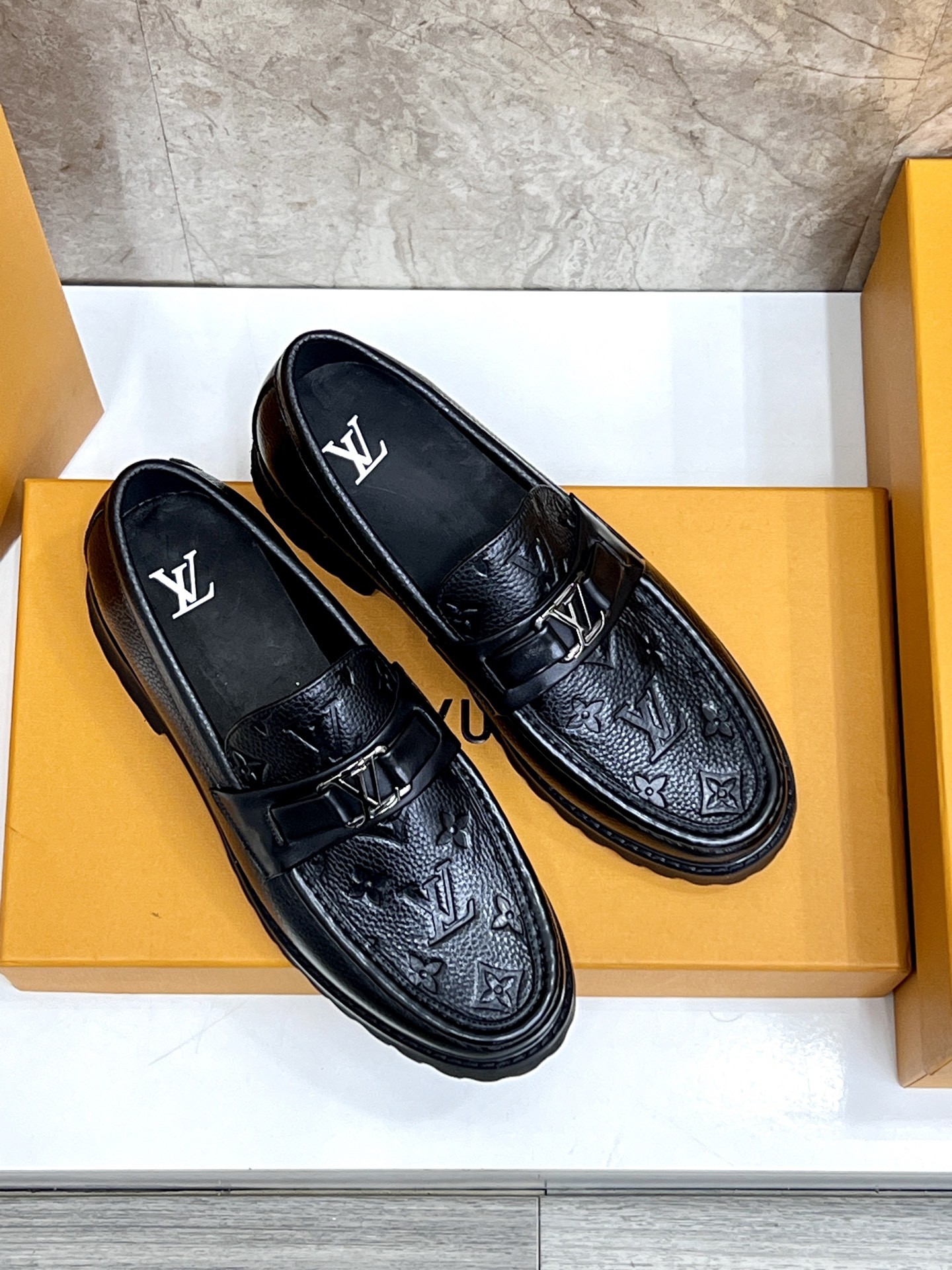 L X V Men's new high qualityLoafers detail 3