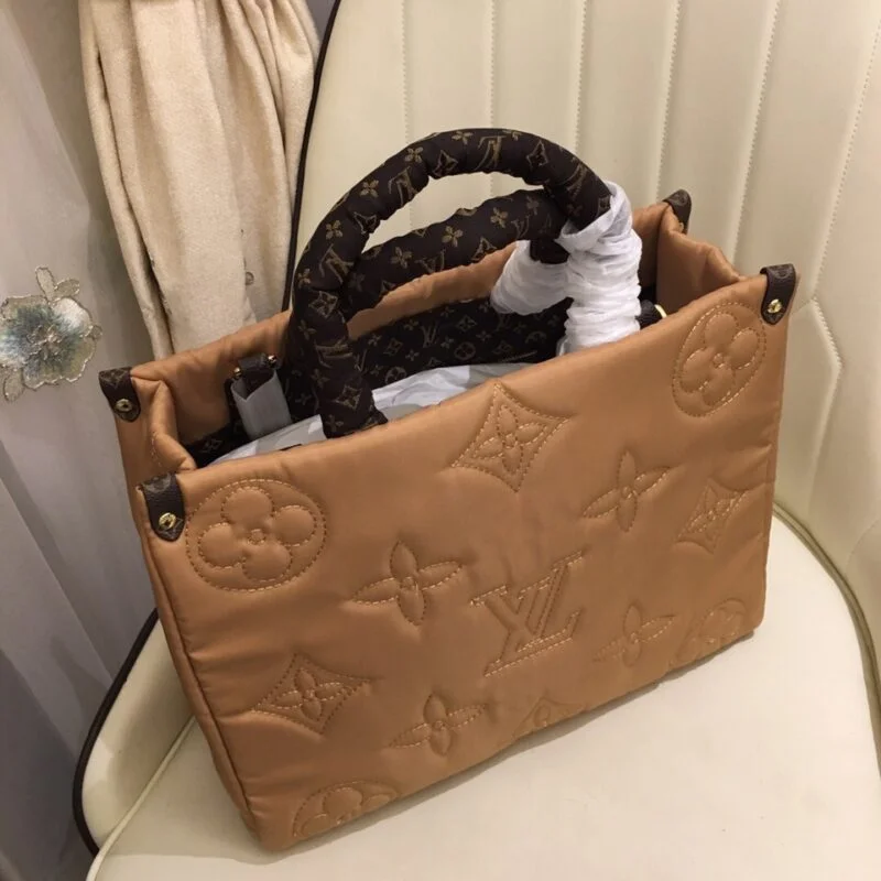 Louis Vuitton Onthego Gm Tote Bag- Beige