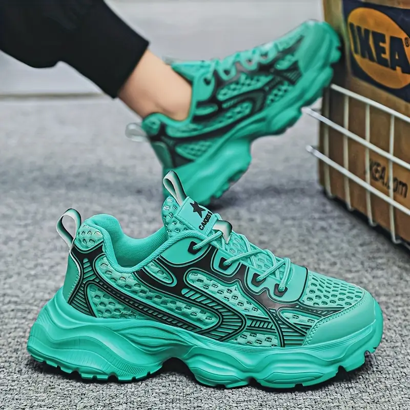 Breathable Mesh Low-Top Running Shoes – Lightweight Cushioned Sole