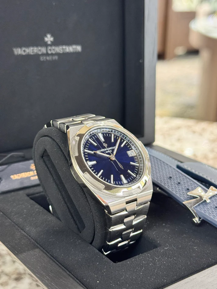 Vacheron Constantin Overseas Watch Self-Winding Ref. # 4500V/110A-B128