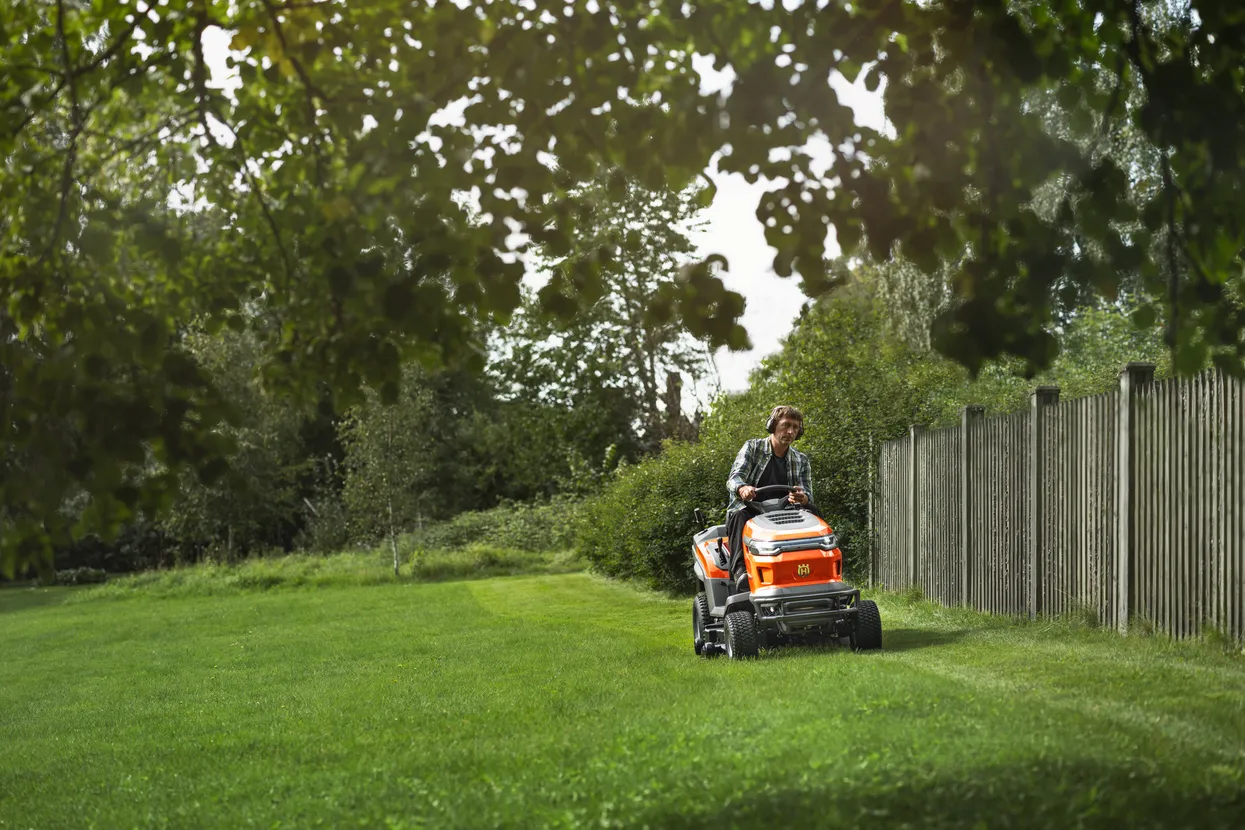 Husqvarna TC 220T Ride-On Mower