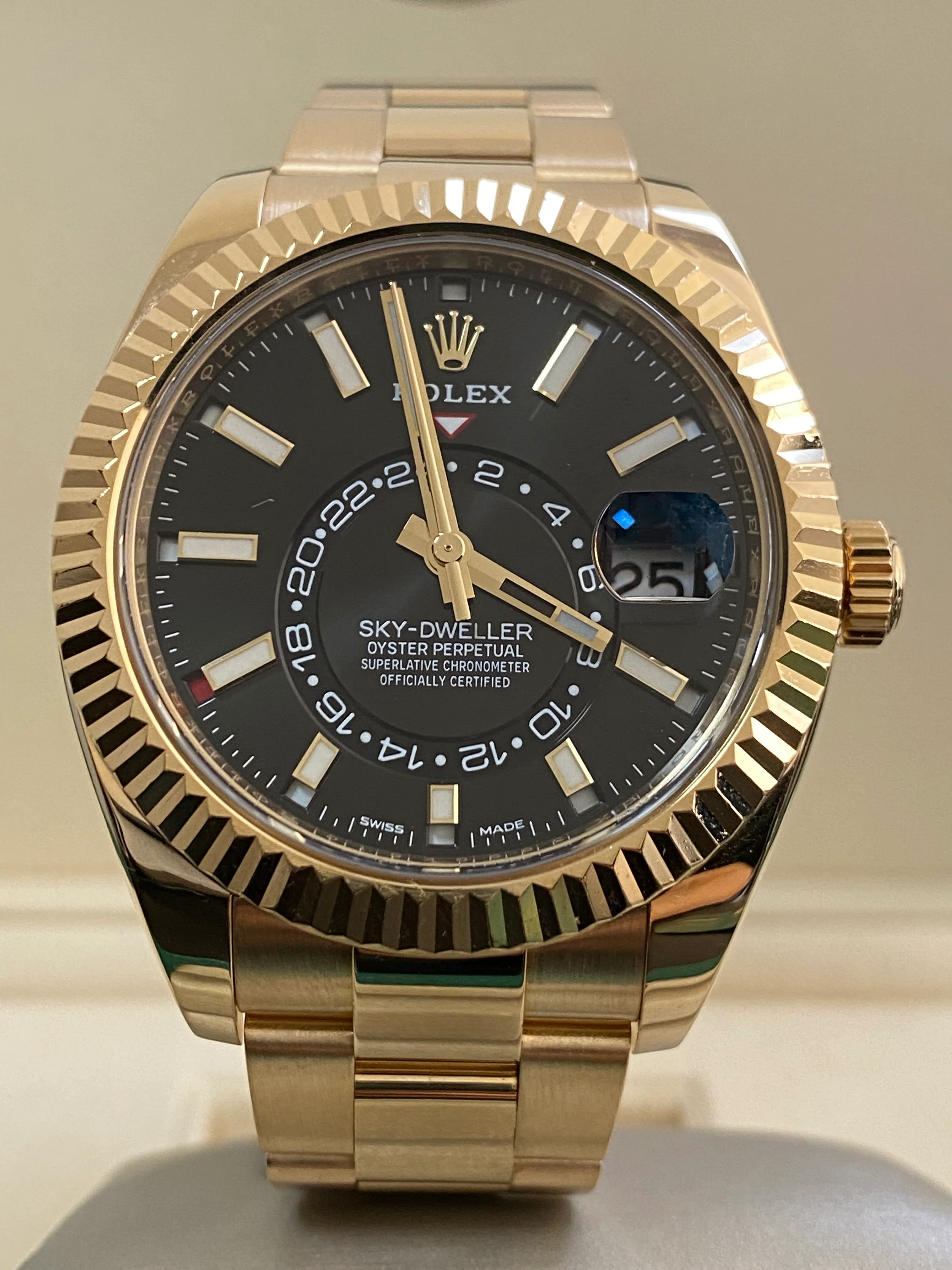 Rolex,Sky-Dweller Yellow Gold Sky-Dweller - 2022 - Black Index Dial - Oyster Bracelet - 326938 *COMPLETE SET*