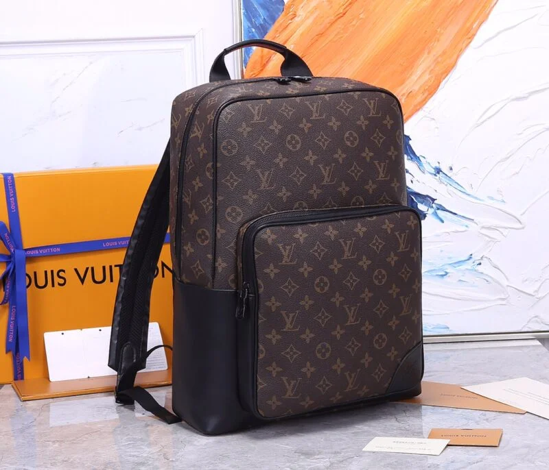 Louis Vuitton Dean Backpack M45335