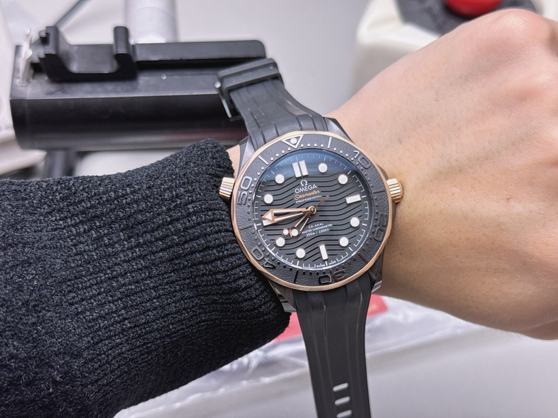 OMG Watch 300M Diver detail 3
