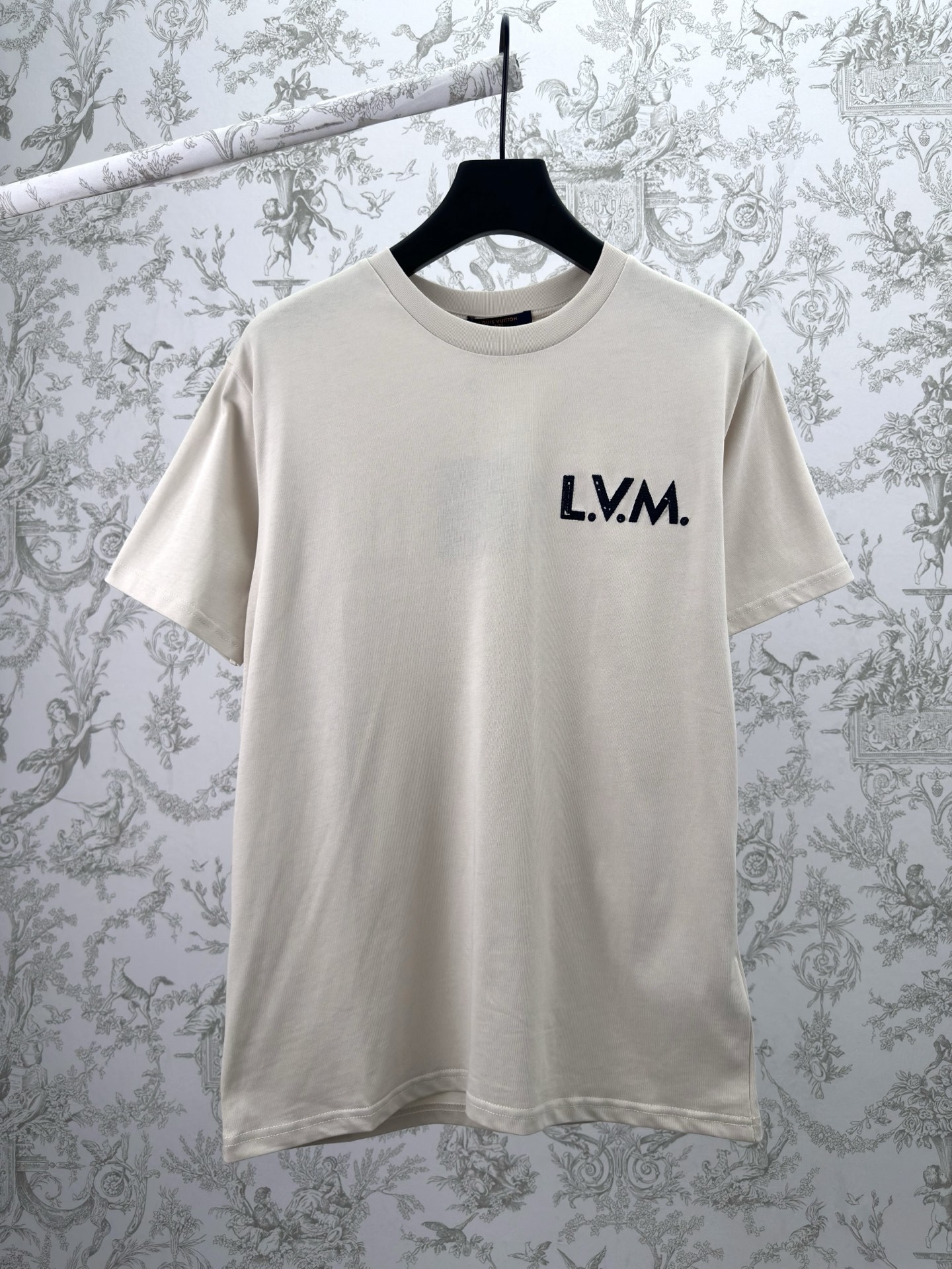 L X V T-shirt