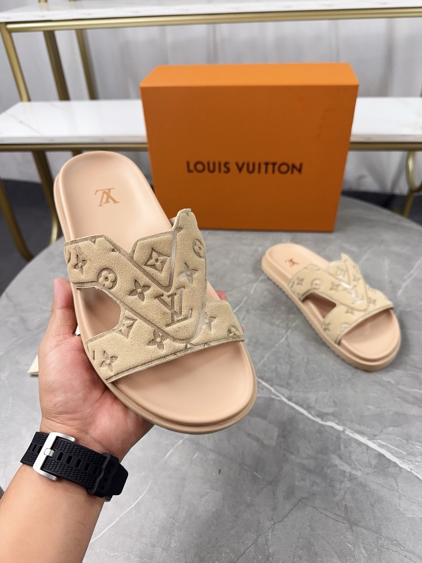 L X V SLIPPERS(Multiple colors) detail 20