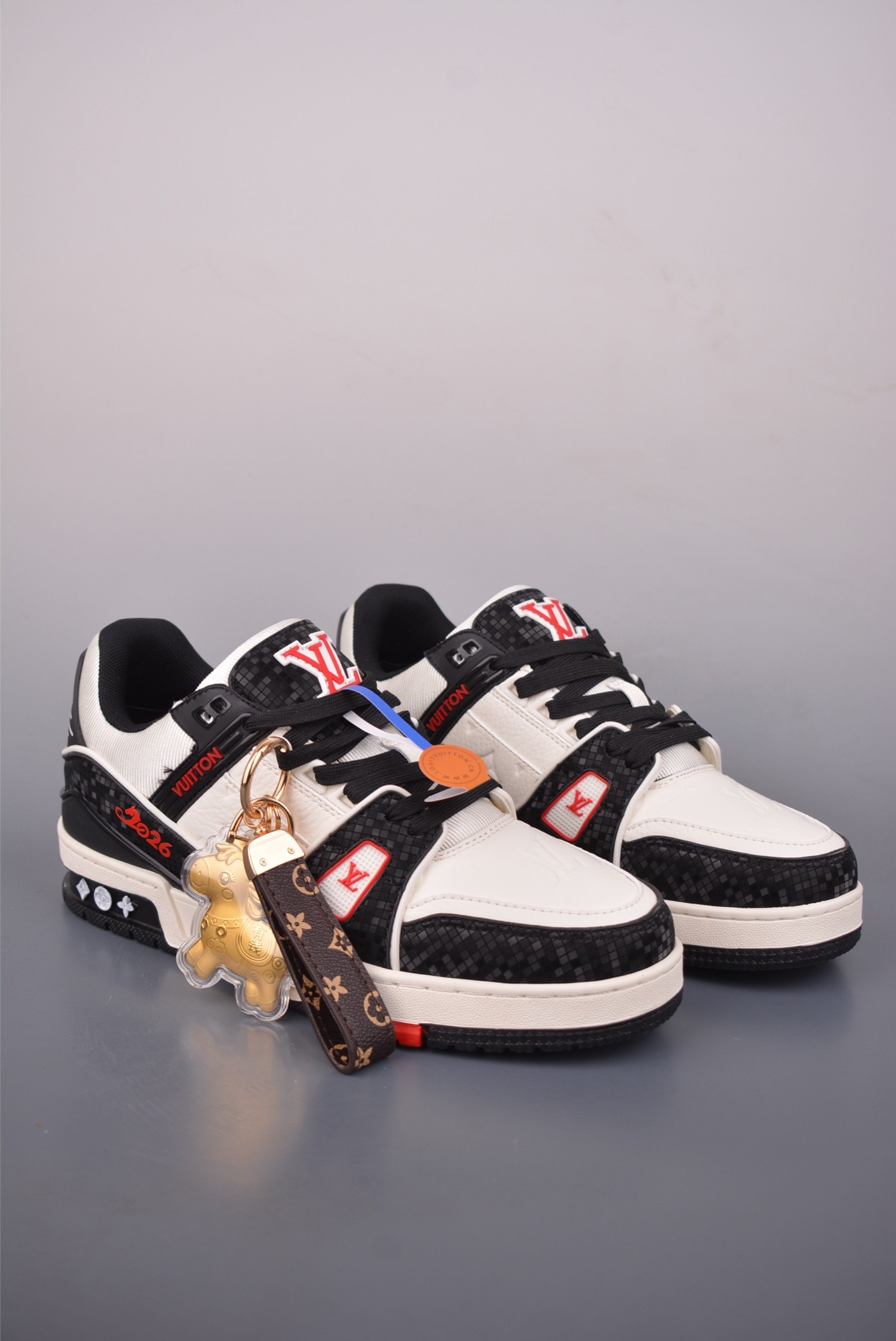 L X V Trainer SNEAKERS