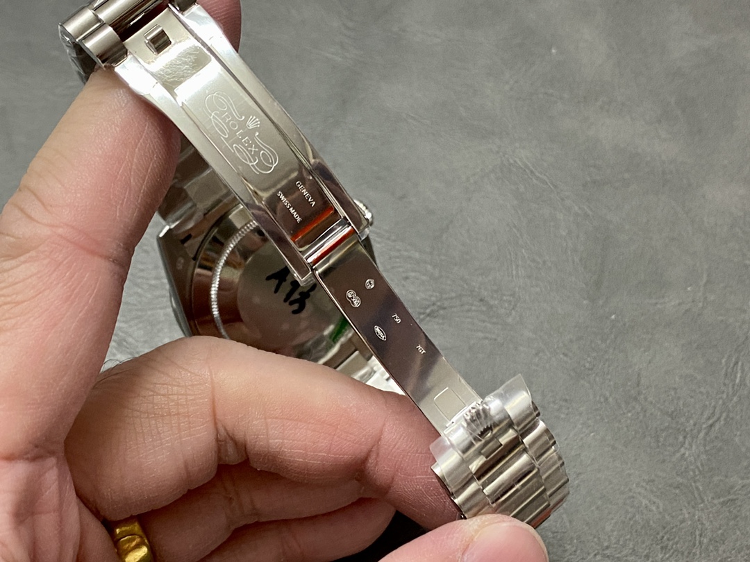 Rolex Day-Date 40 Platinum Arabic Numerals Green with Diamonds 228396tbr