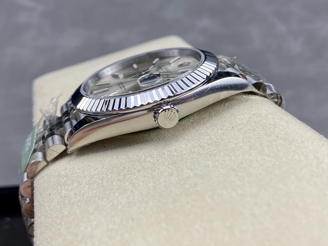 Rolex Datejust 41mm Stainless Steel 126334 0004 Silver Index Jubilee Mens Watch