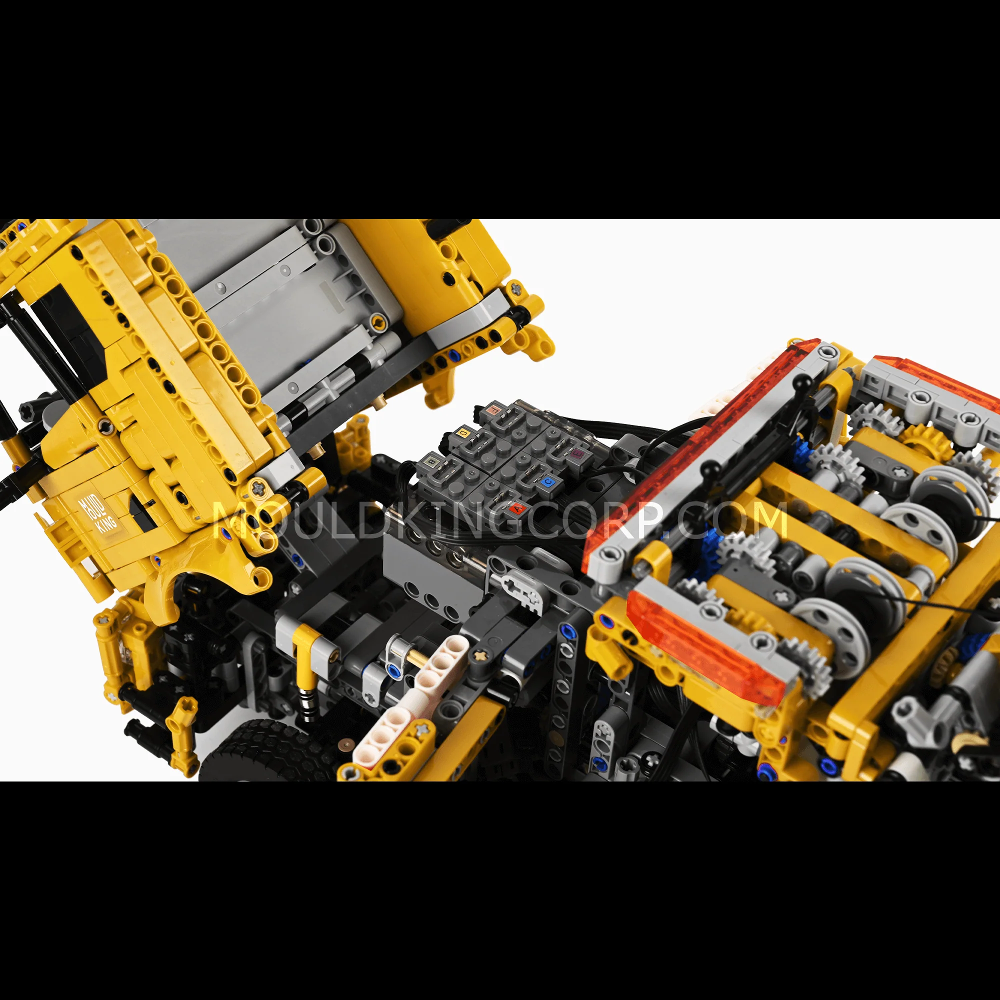 MOULD KING 17028 Remote Controlled Fire & Rescue Truck Building Set | 4,883 PCS