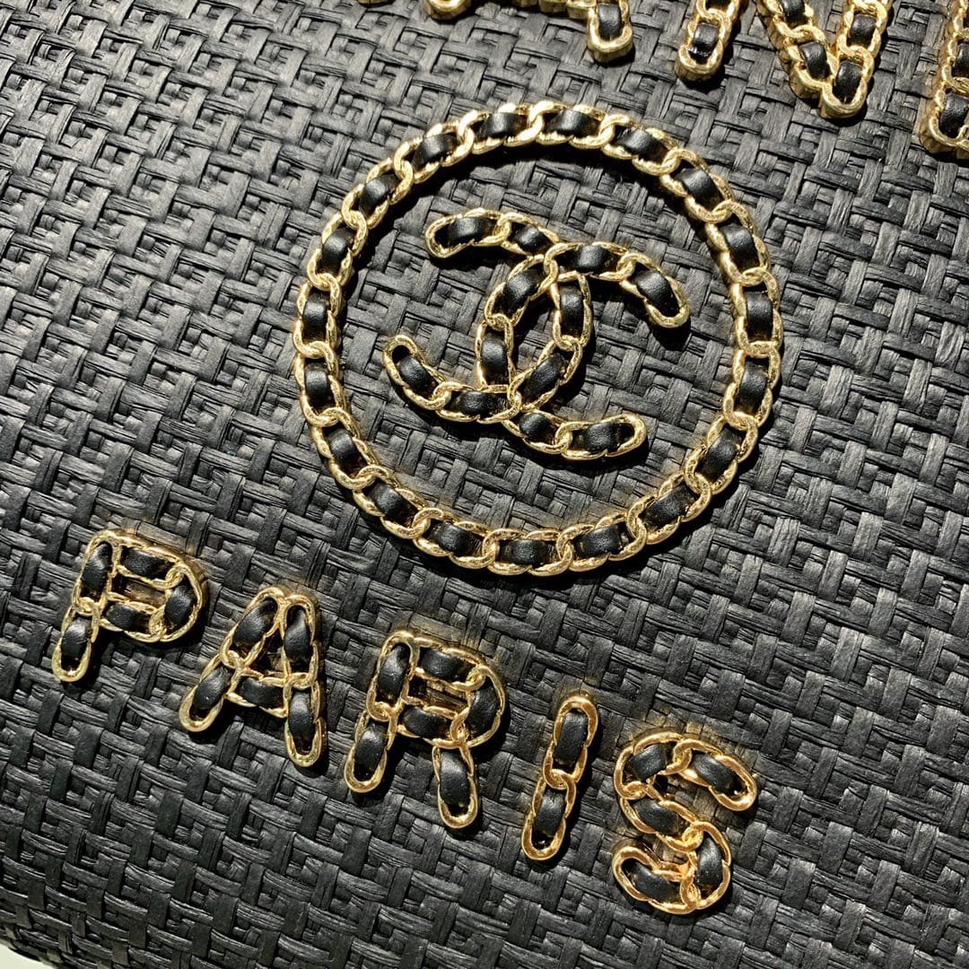 CHANEL Large Tote Black – A66941