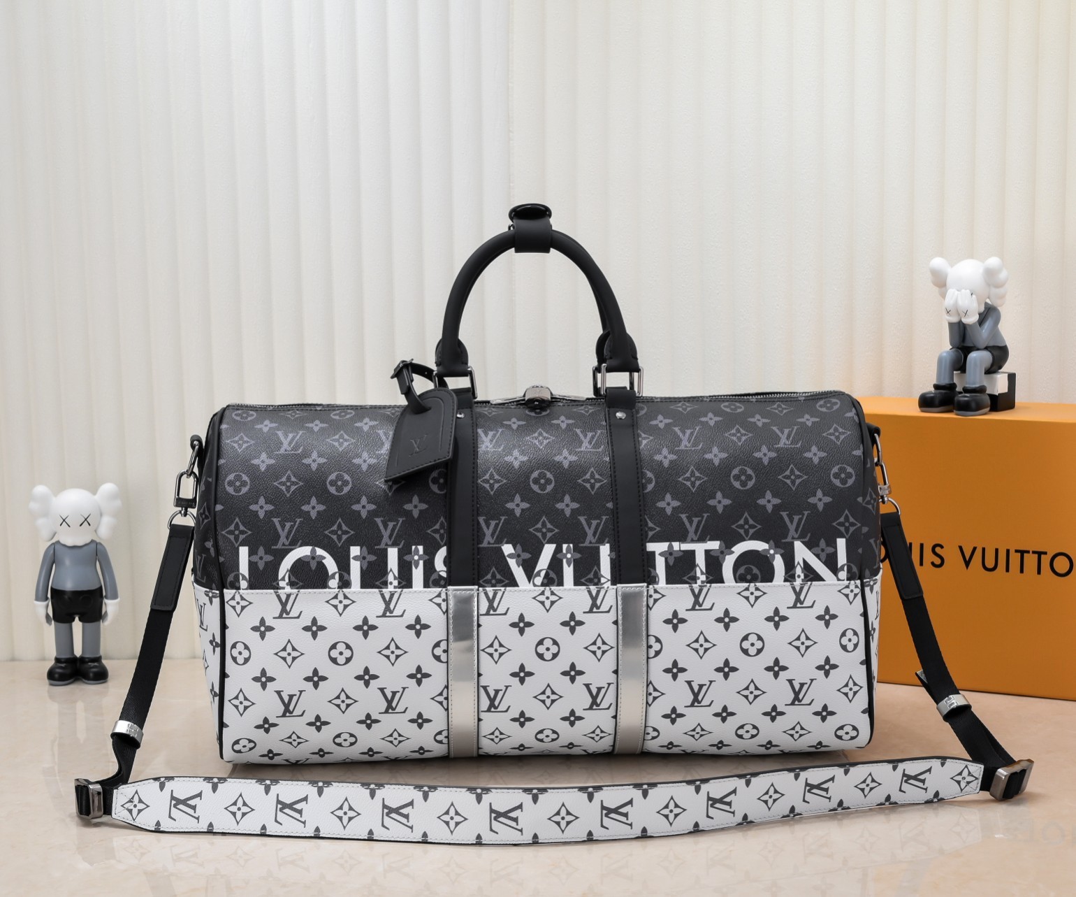 L X V Keepall Travelling bag M43412 Size：50x29x23cm