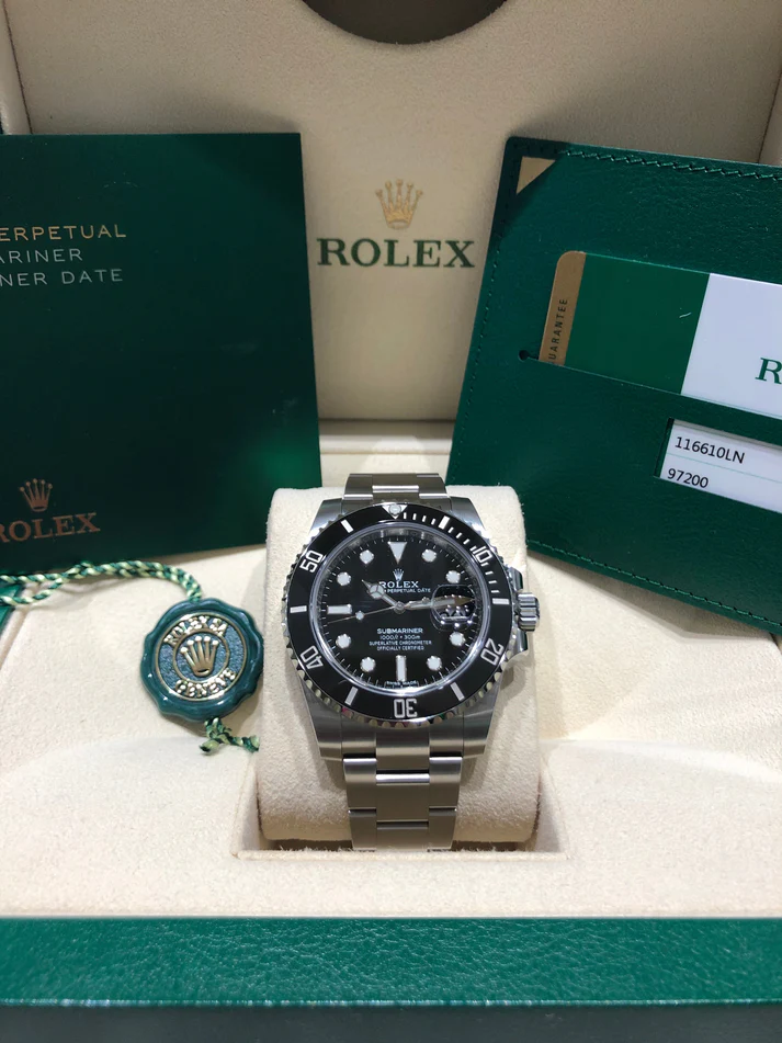 Rolex Submariner Oyster Perpetual Date 40mm 116610LN