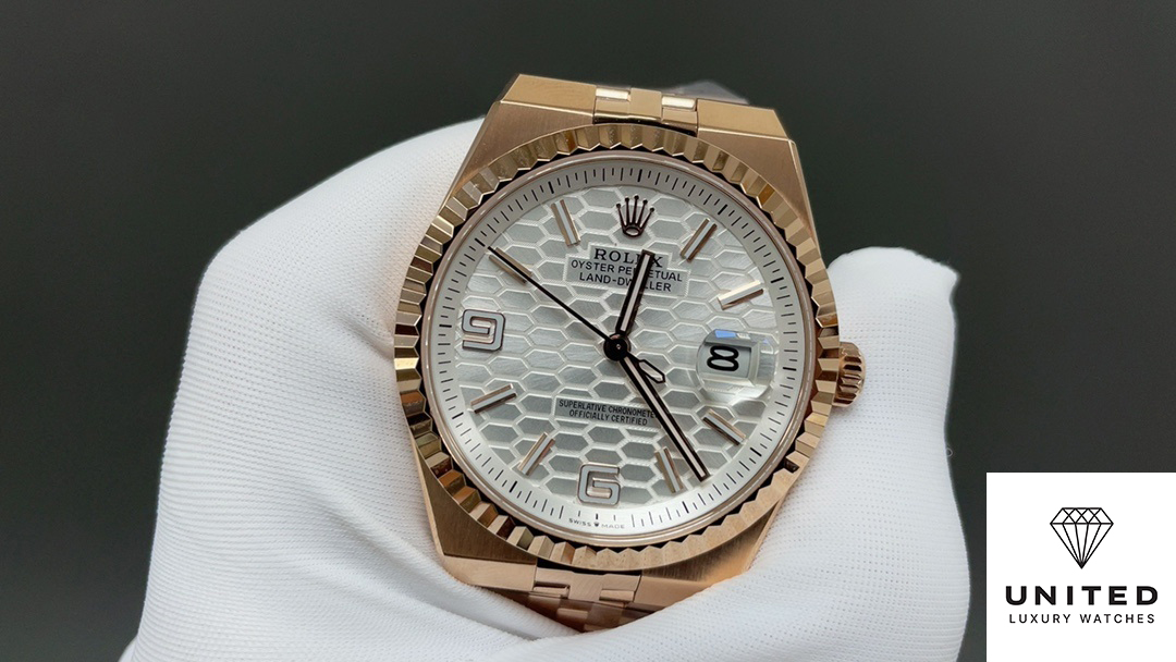 Rolex Land-Dweller 40 Oyster, 40 mm, Everose gold M127335-0001
