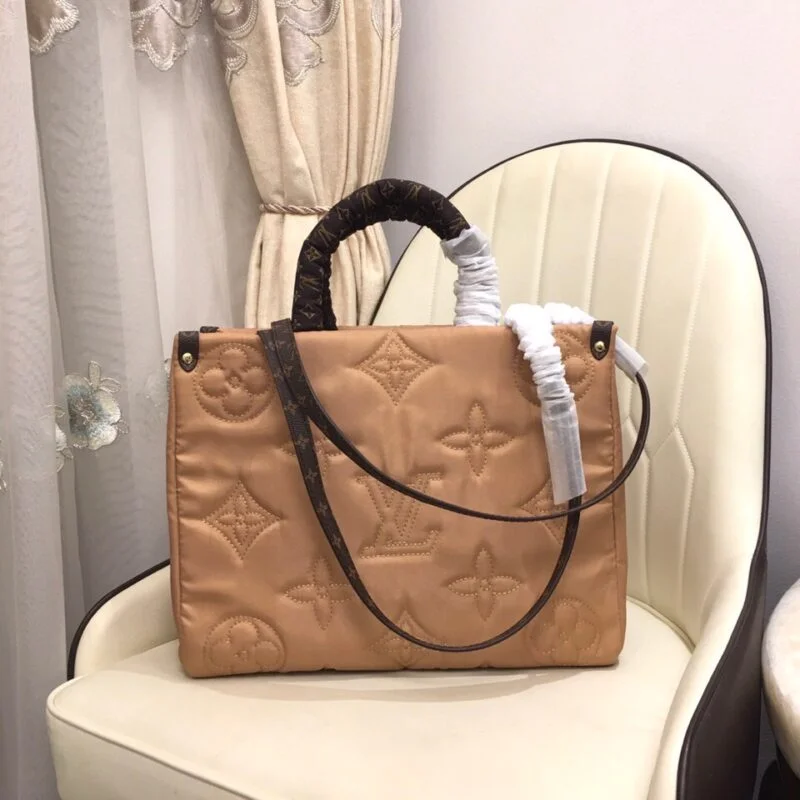 Louis Vuitton Onthego Gm Tote Bag- Beige