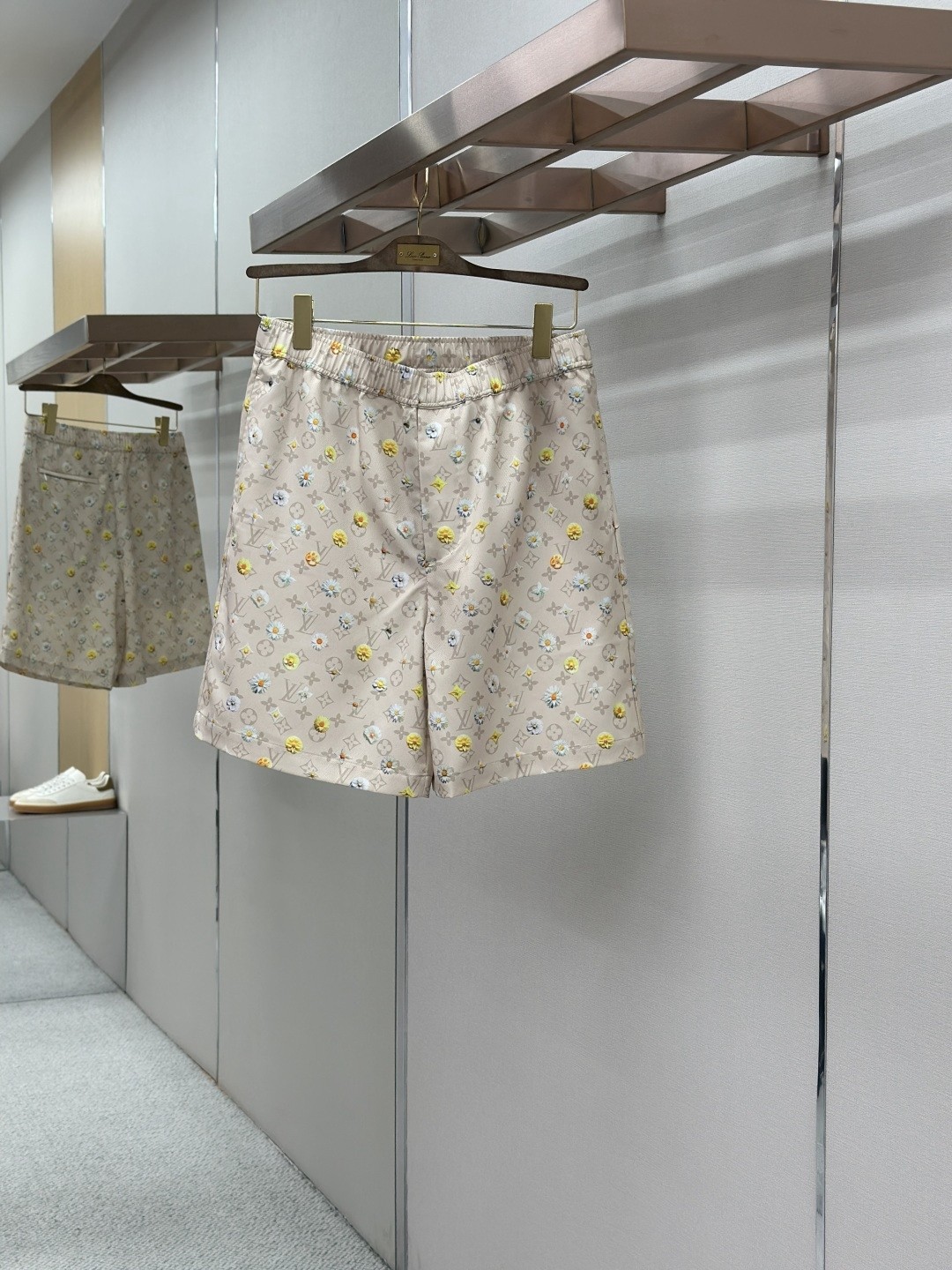 L X V Shorts