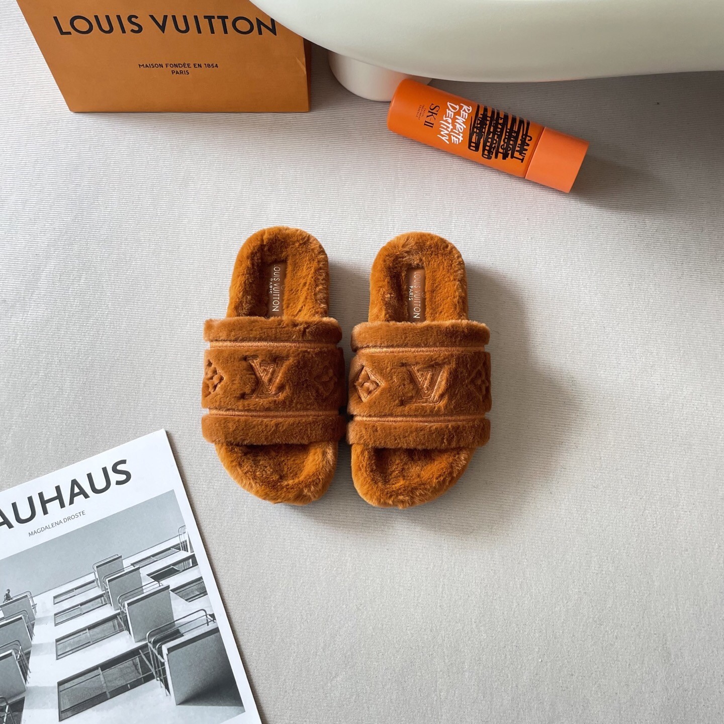 L X V SLIPPERS