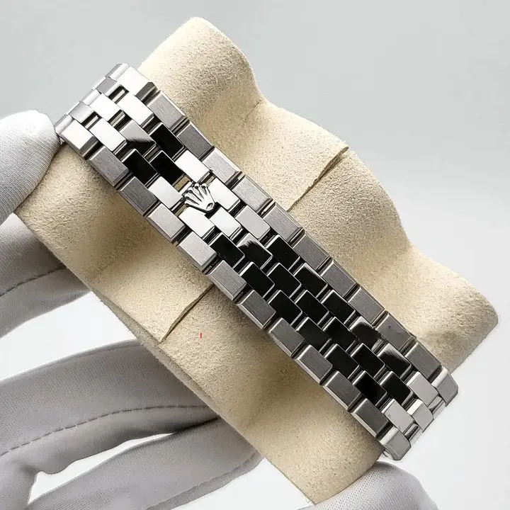 Rolex Land-Dweller 36 Oyster, 36 mm, platinum M127236-0001