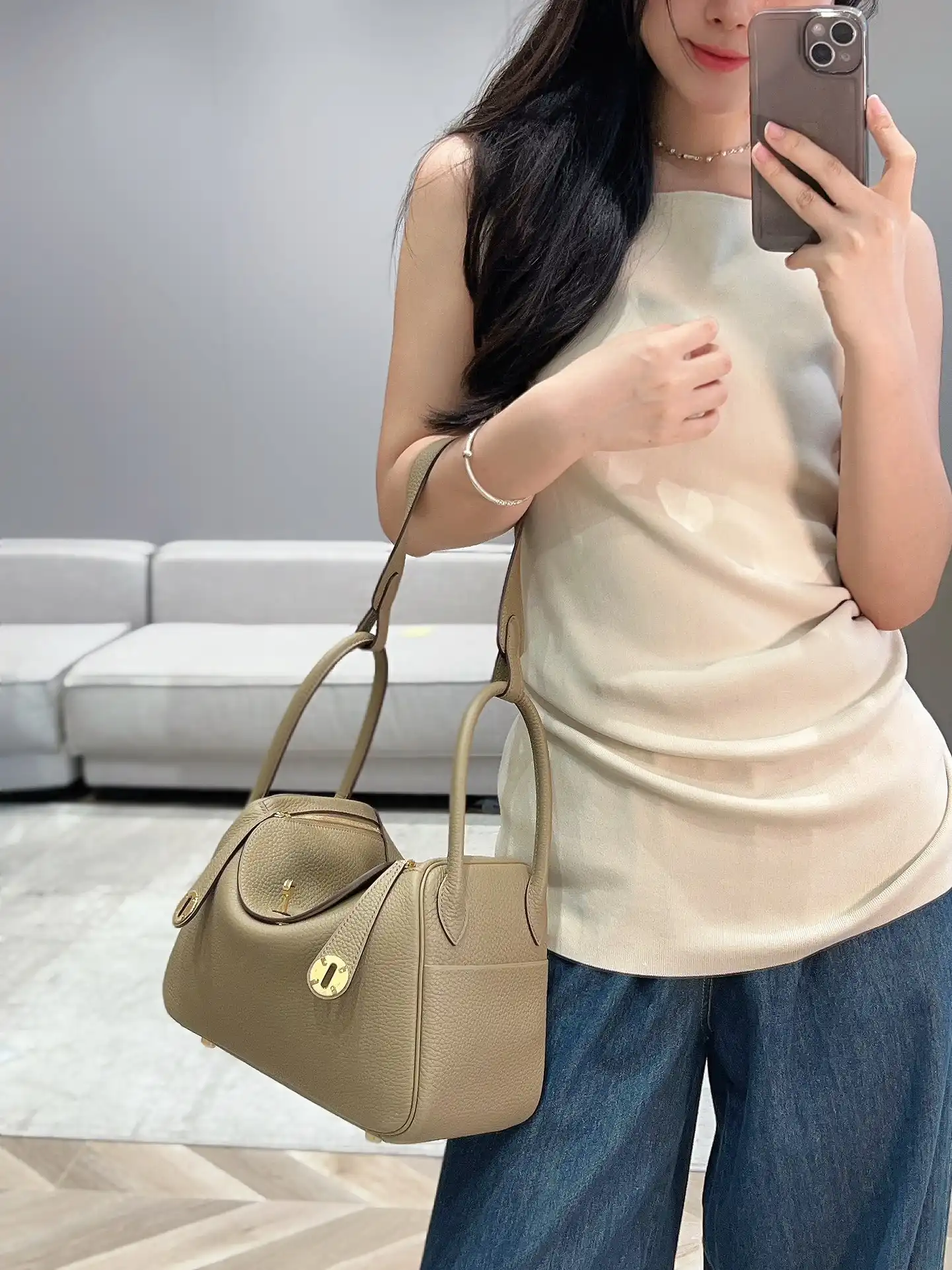Lindy 26 - Artisantouchss