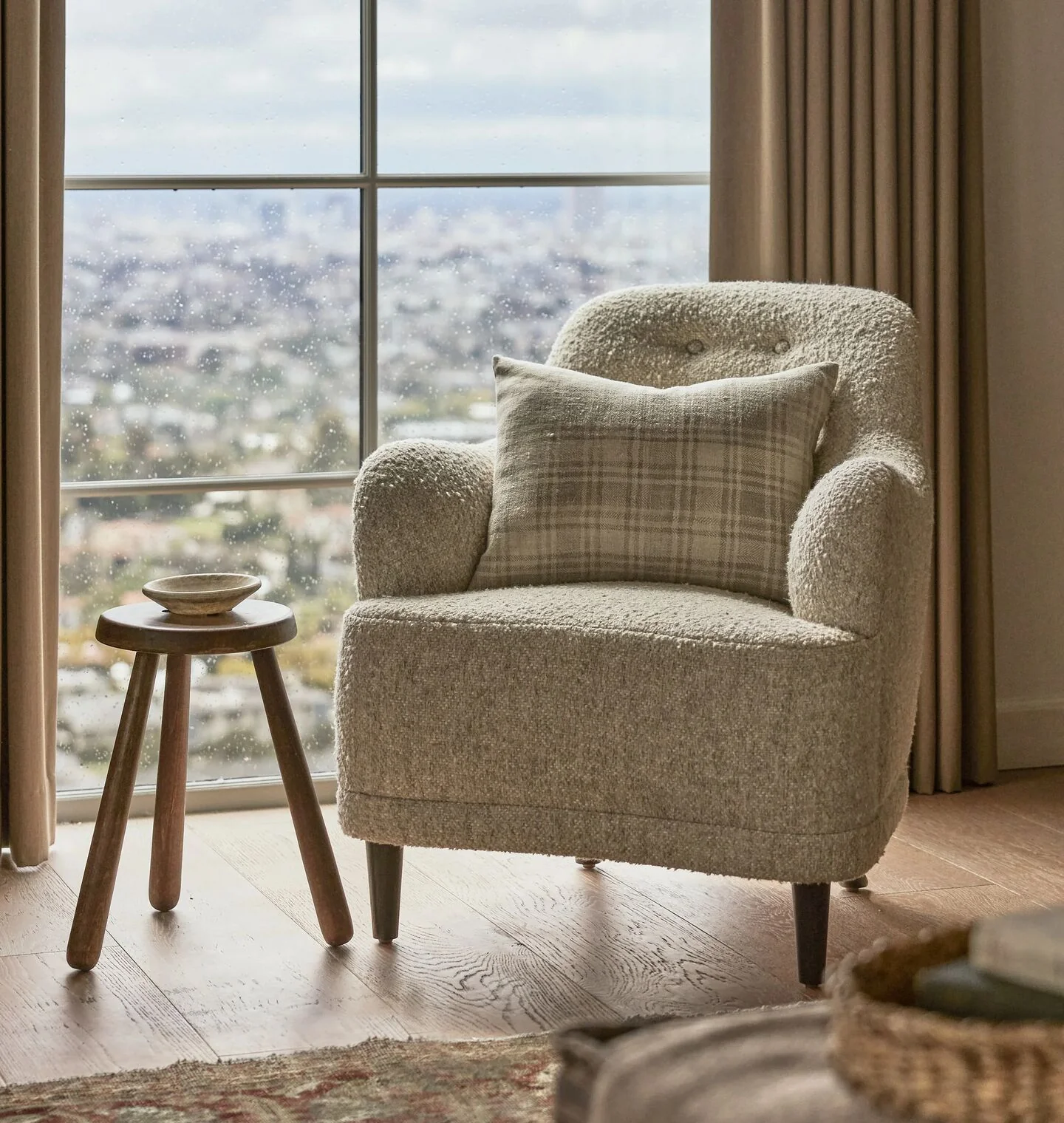 Rui Armchair