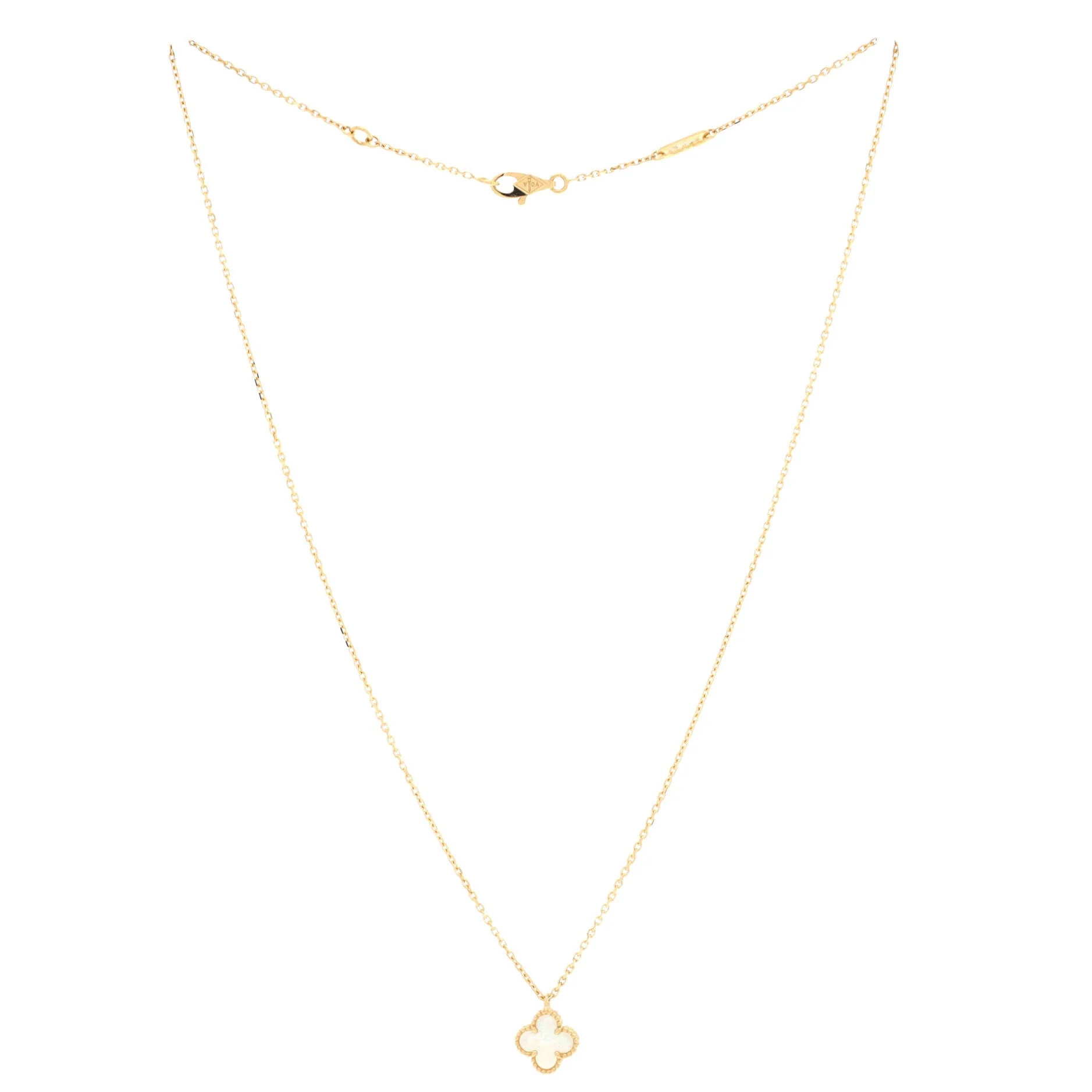 Sweet Alhambra Pendant Necklace 18K Yellow Gold and Mother of Pearl