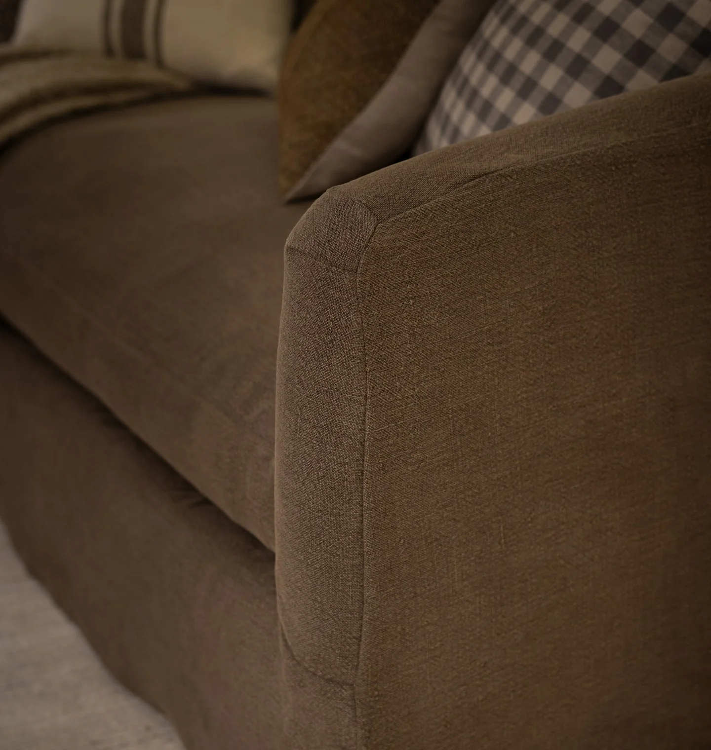 Lowie Slipcovered Sofa