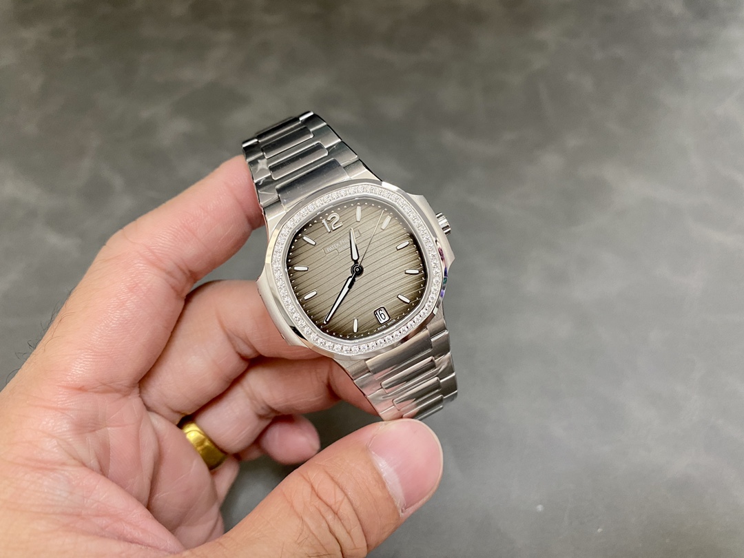 Replica Patek Philippe Nautilus 7118 1200A 011 Stainless Steel 40mm Mens Watch