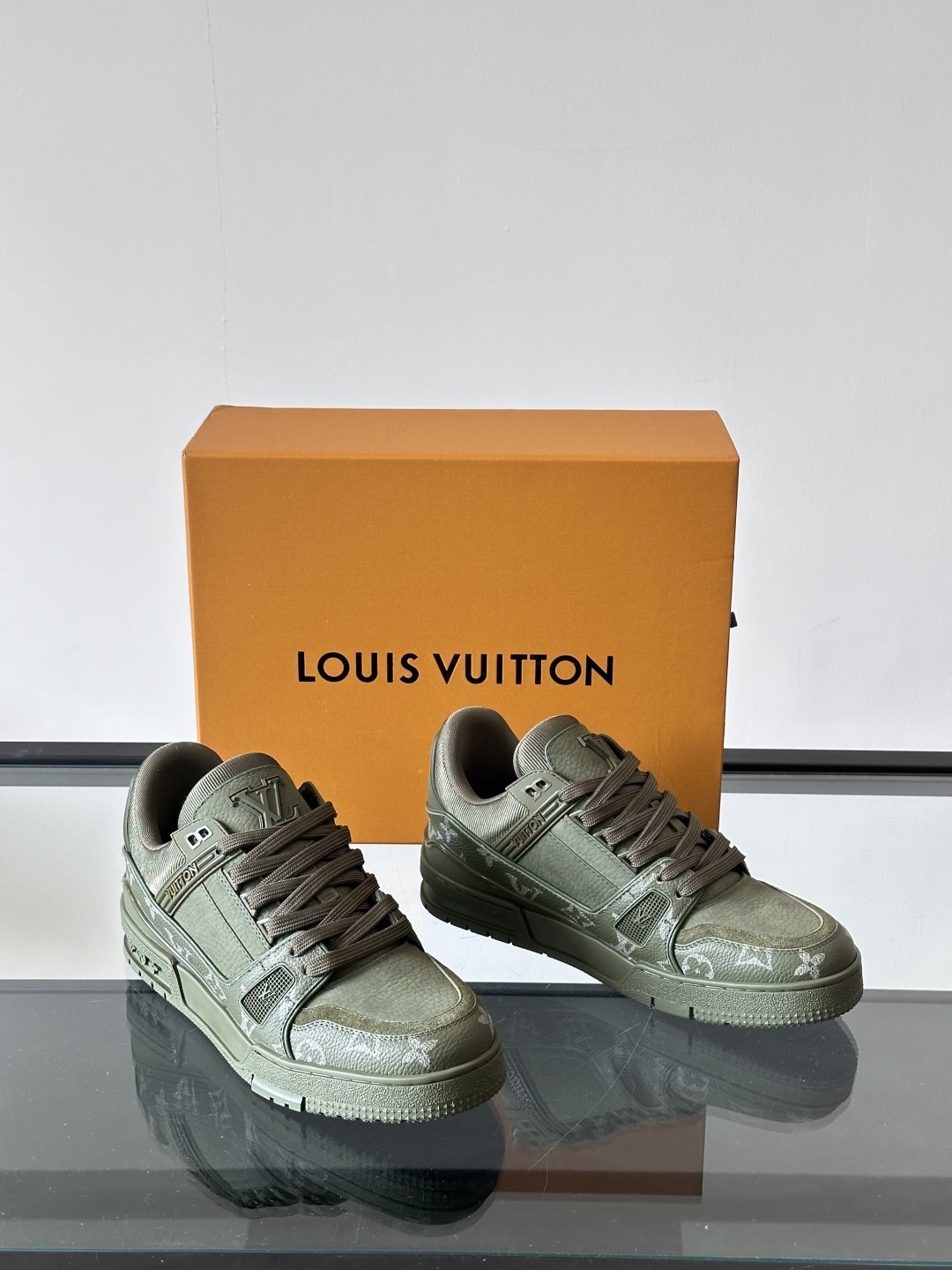L X V SNEAKERS detail 5