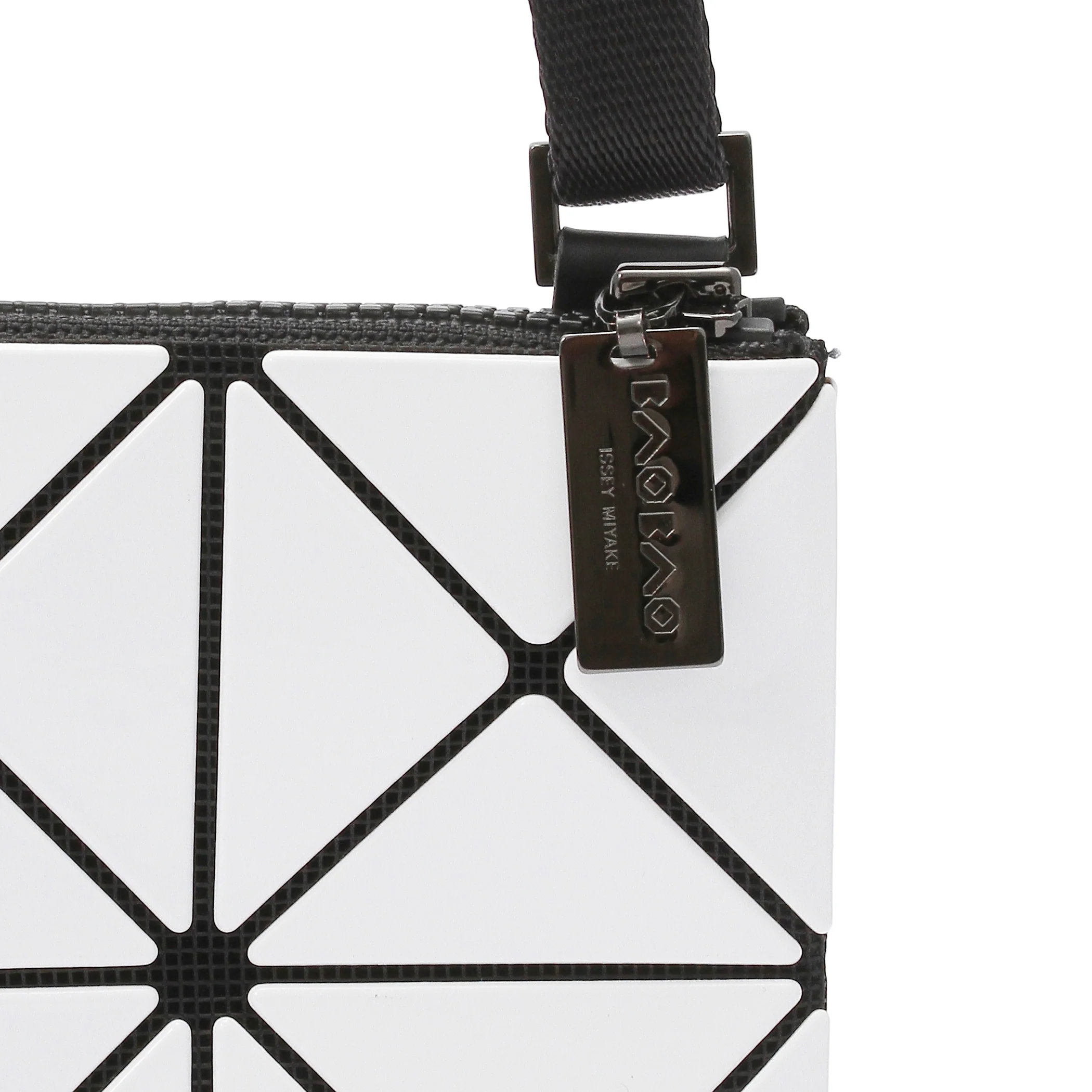 LUCENT CROSS BODY