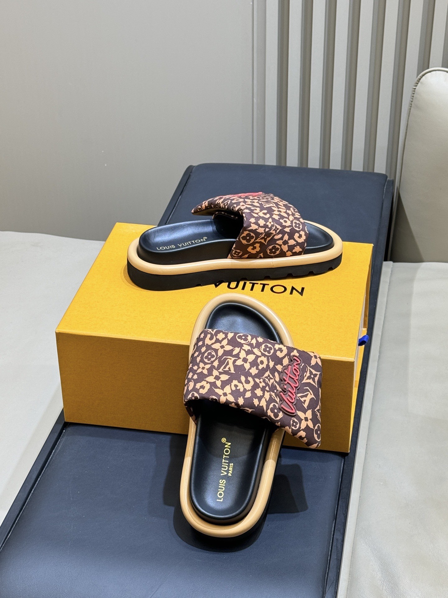 L X V SLIPPERS detail 4