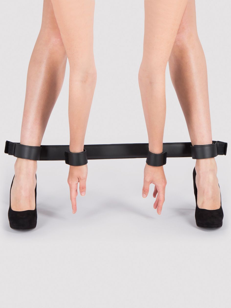 DOMINIX Deluxe 20 Inch Leather Wrist and Ankle Spreader Bar