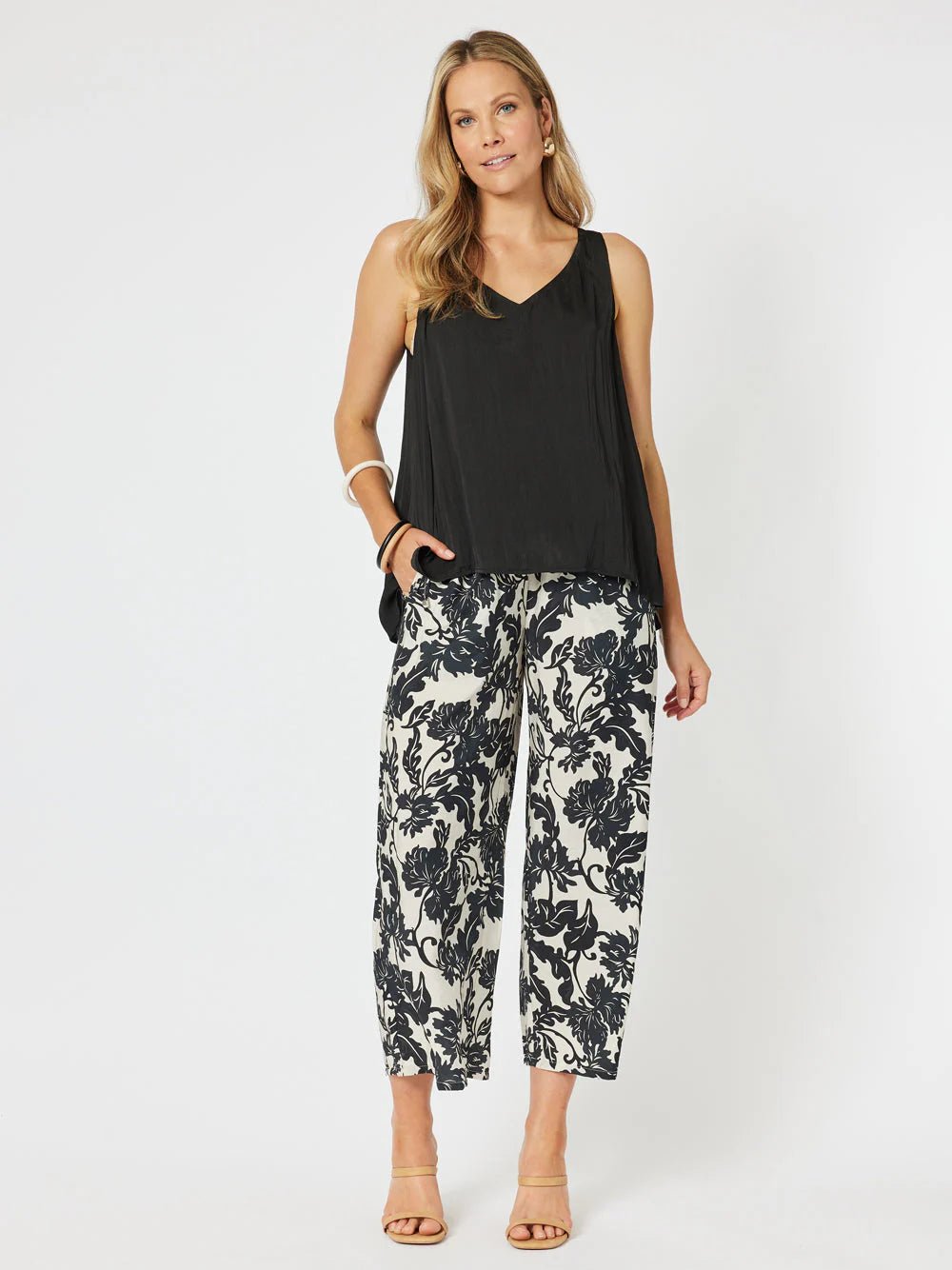 Zero-Bulk Layering Top‌