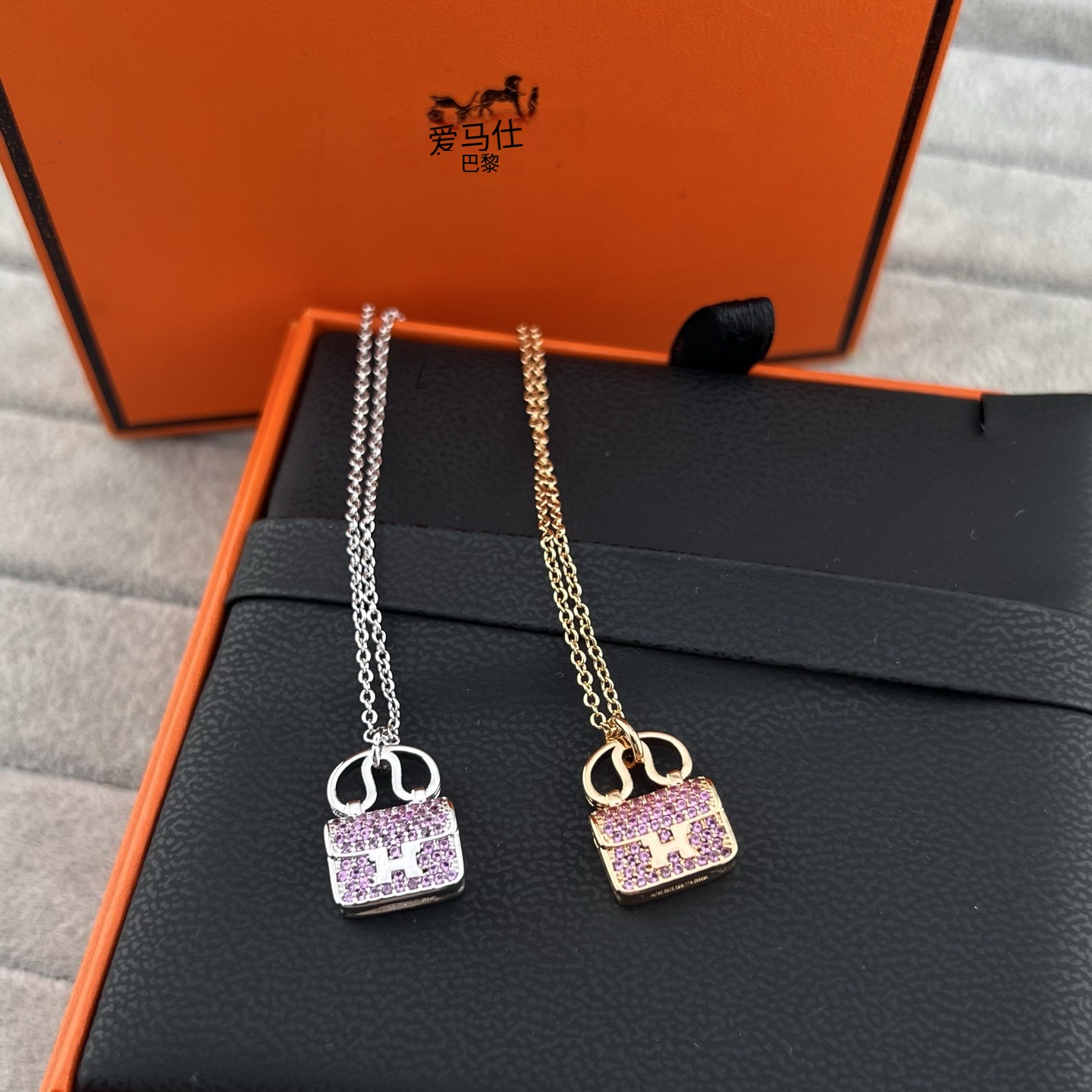 Lock-on diamond necklace - Artisantouchss